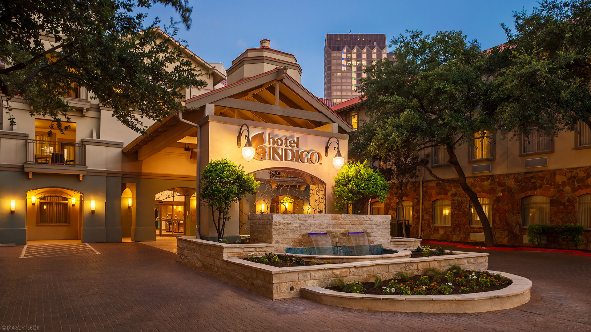 Hotel Indigo San Antonio Exterior