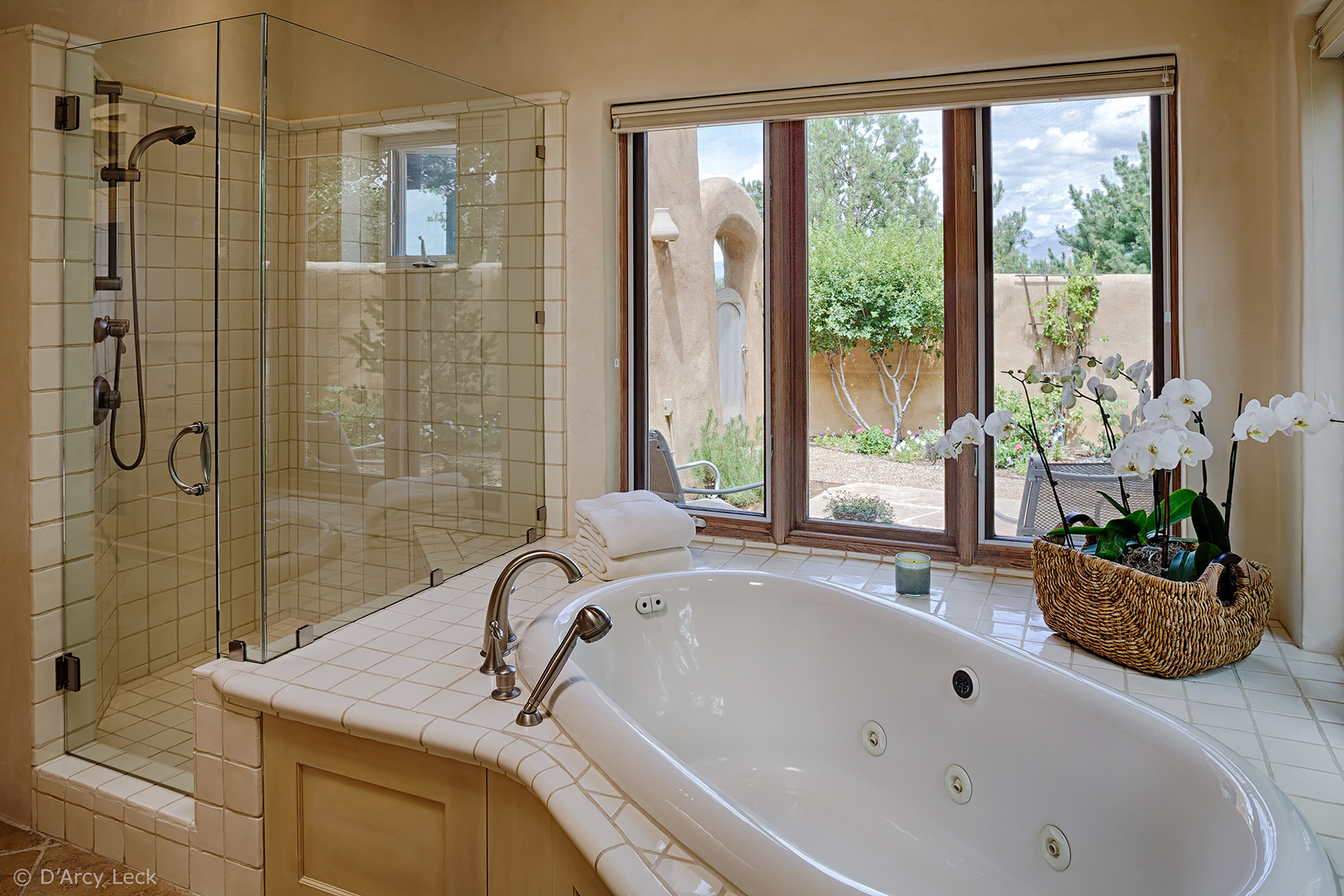 interior design photographer D'Arcy Leck captures the master bathroom of luxury adobe home