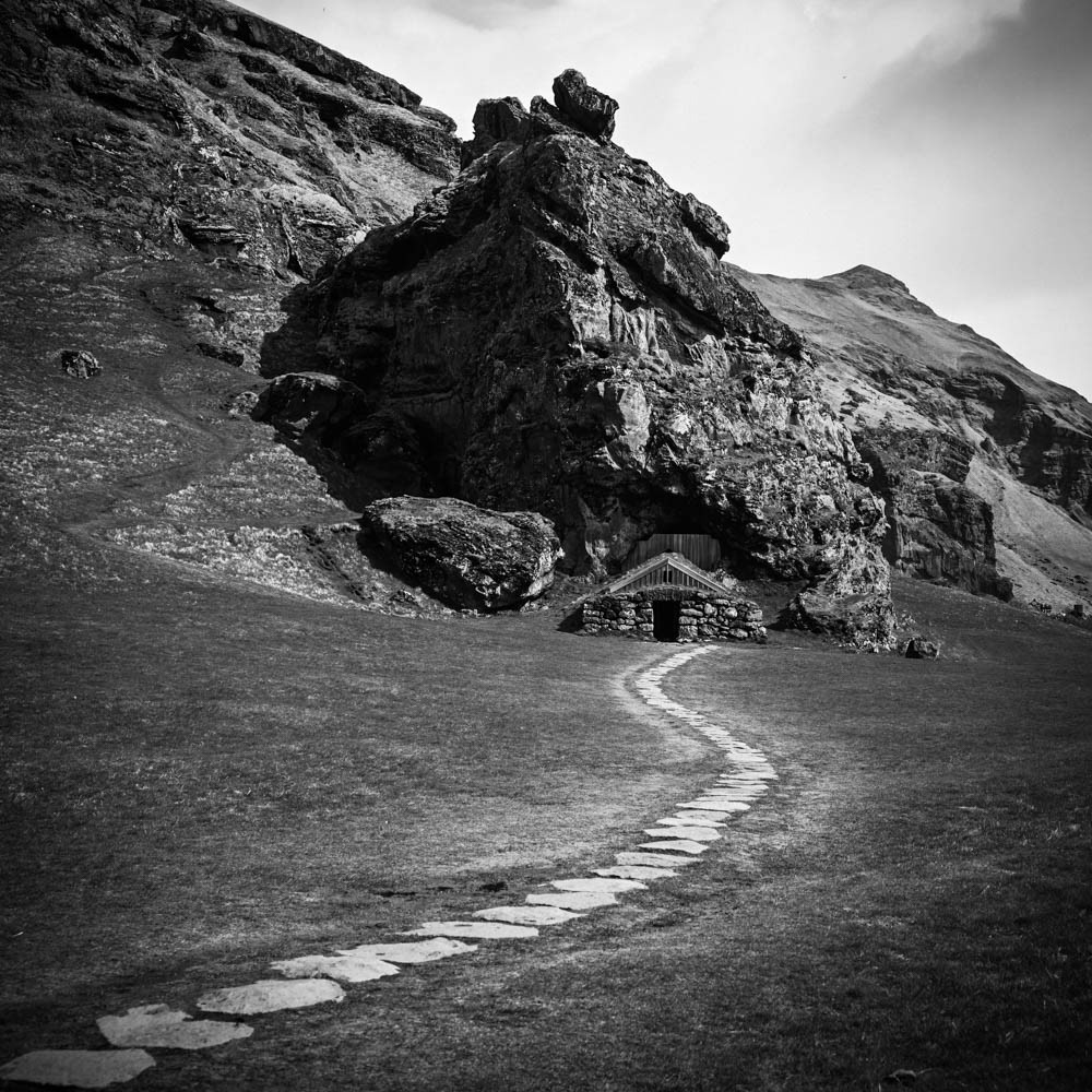 í Drangshlíð, Troll House