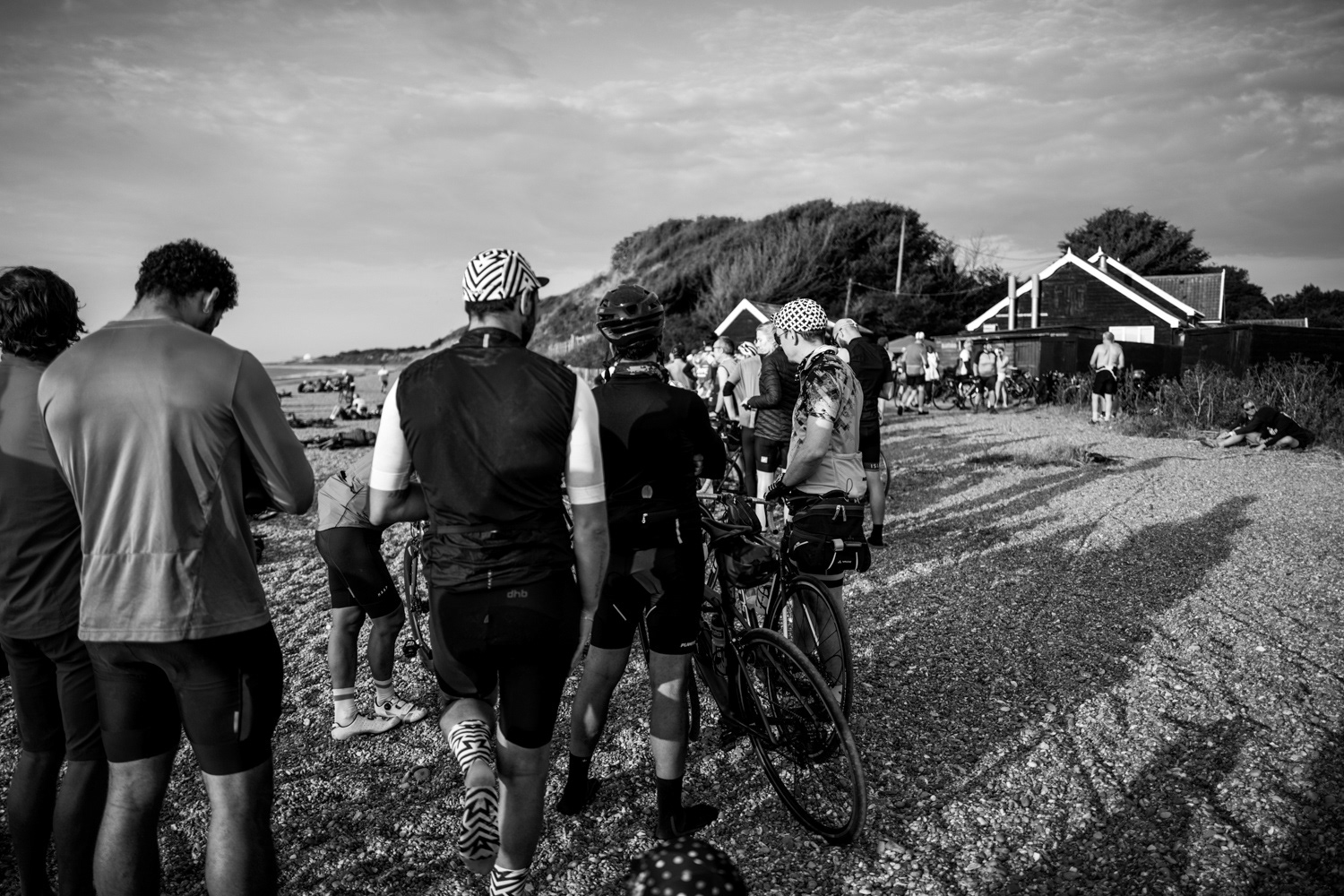 Cyclists queuing for the coach. Image © Nik van Herpt