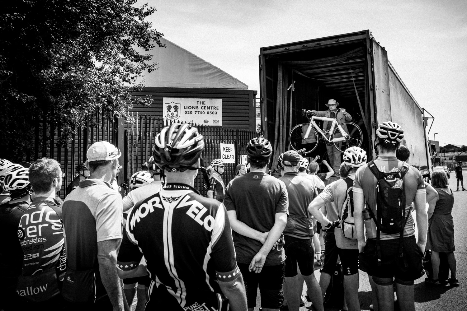 Unloading bicycles from the lorry. Image © Nik van Herpt