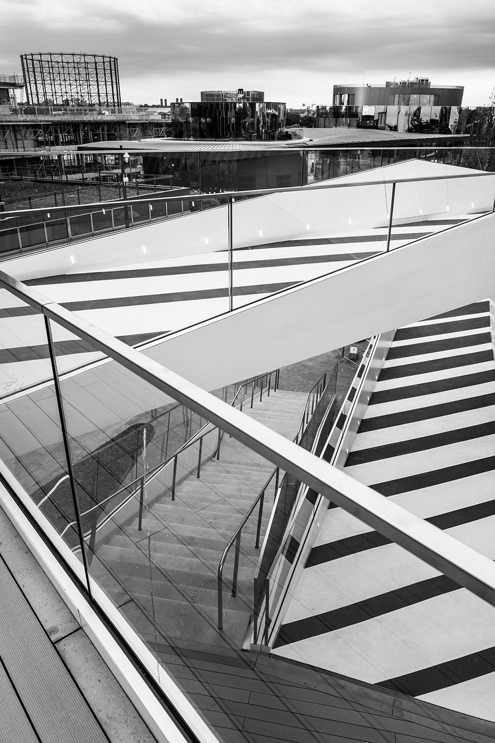 Criss-crossing steps and ramps of The Tide. Image © Nik van Herpt