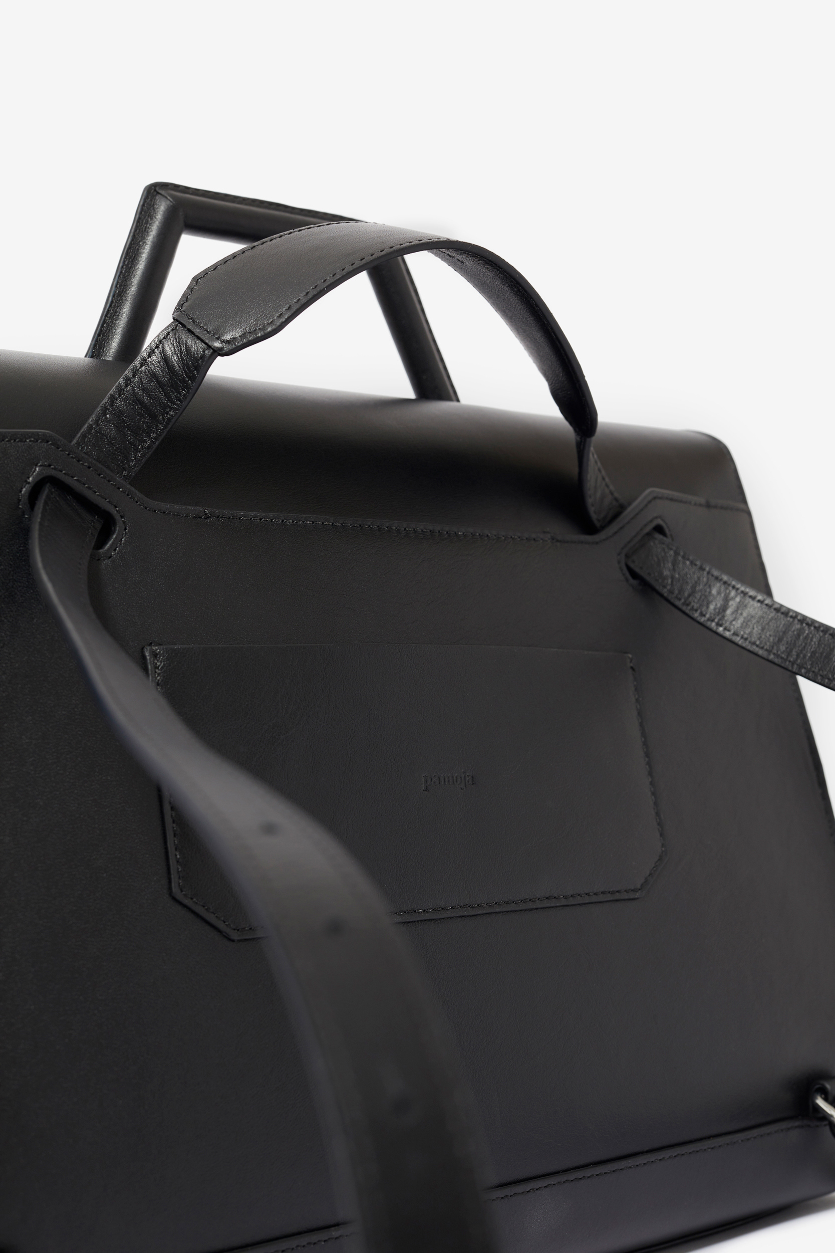 Product photography — Pamoja black leather bag side view, studio, Madrid