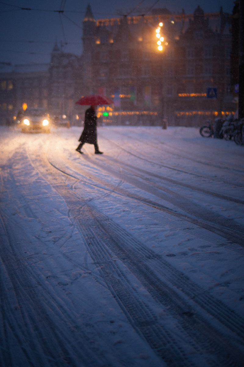 Red Umbrella on Muntplein, Amsterdam, 2017