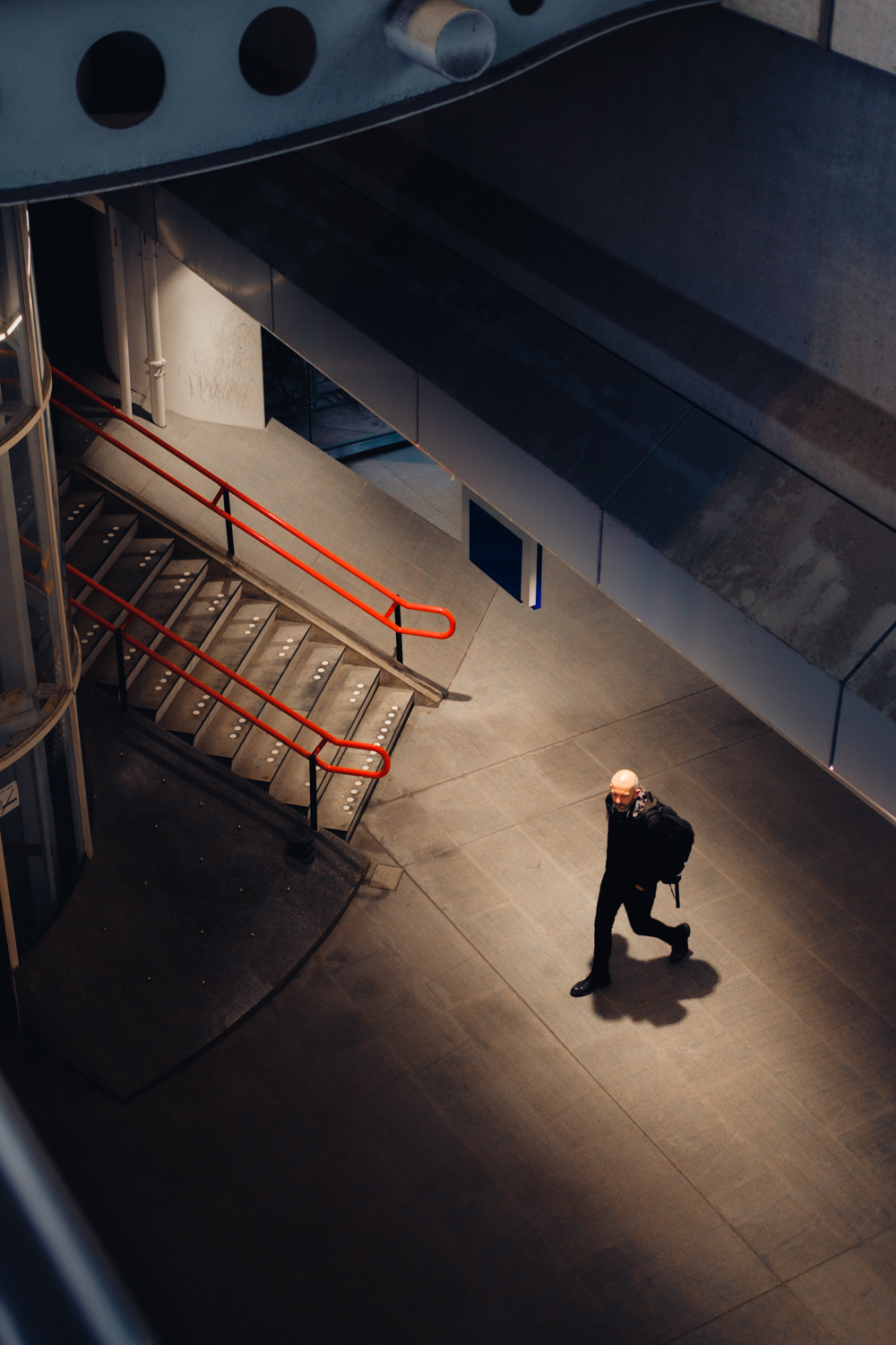 2018-1020 - Man in RAI Station, Amsterdam