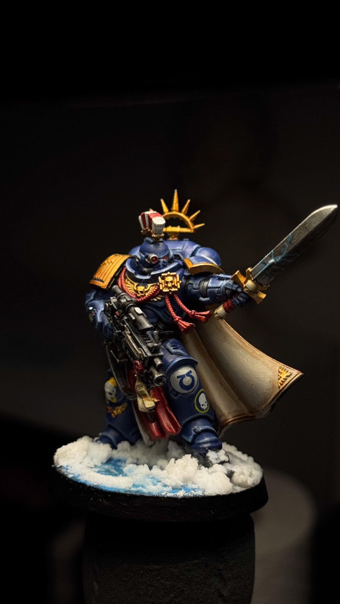 Warhammer 40K - Plastic constructed model and acrylic paints