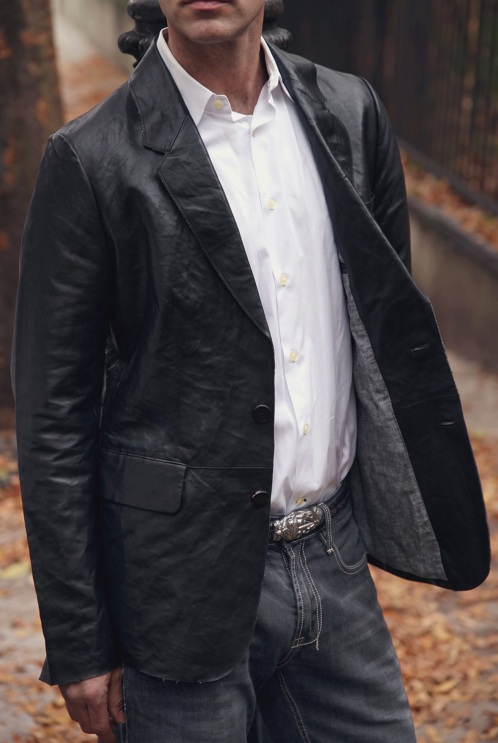 Linen bonded to the back of the leather gives it a unique vibe