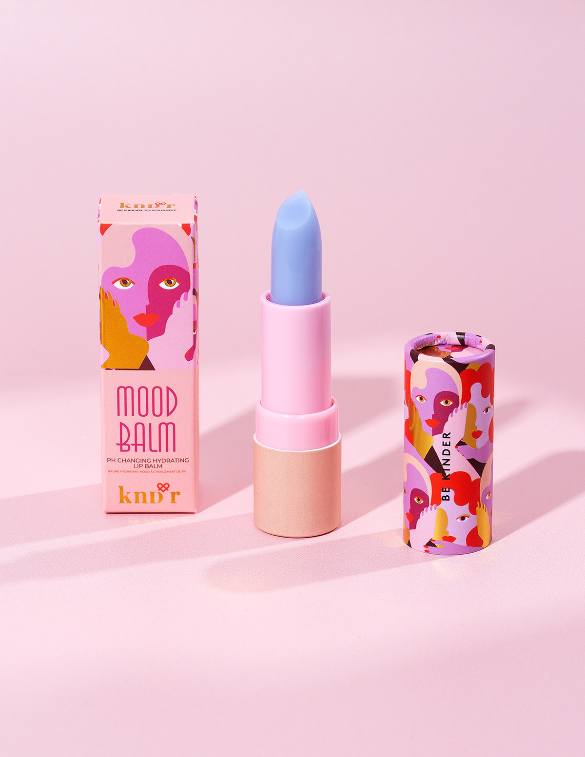 Produktfoto, Lippenstift mit Verpackung, rosa Hintergrund, Produktfotograf, Produktfotografin