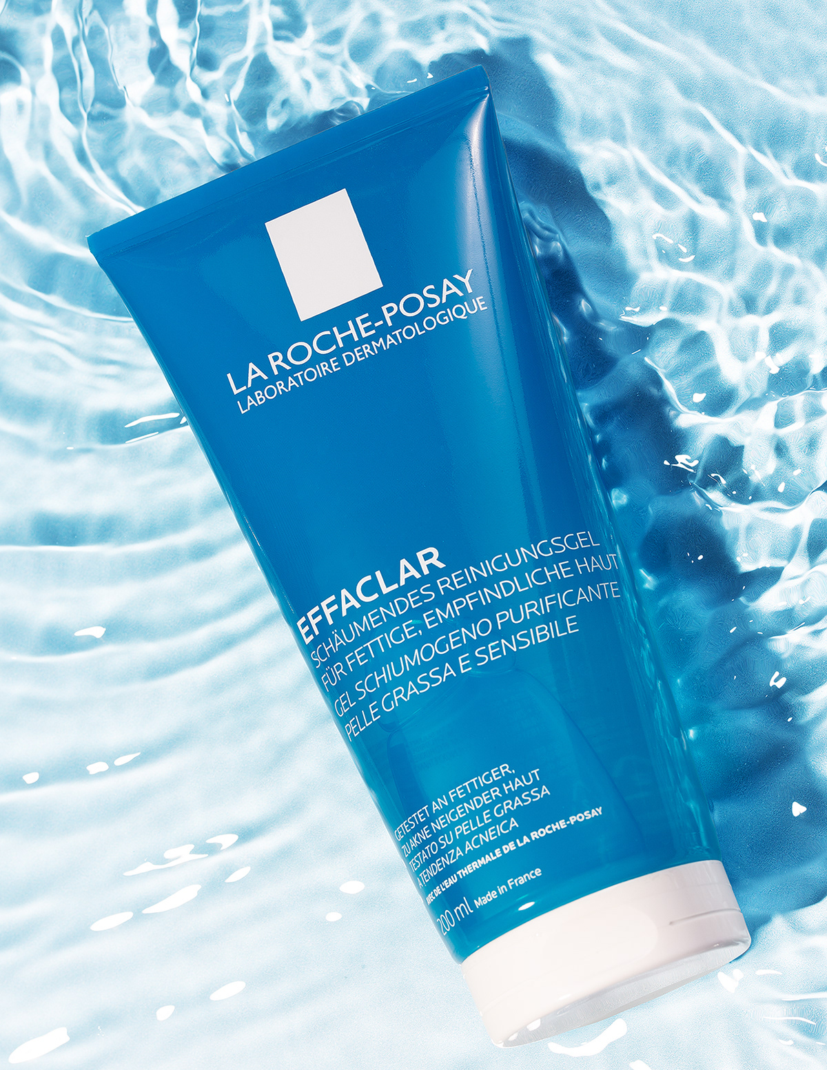 Produktfoto, Gesichtsreinigung, blau, liegt im Wasser, Produktfotograf, Produktfotografin