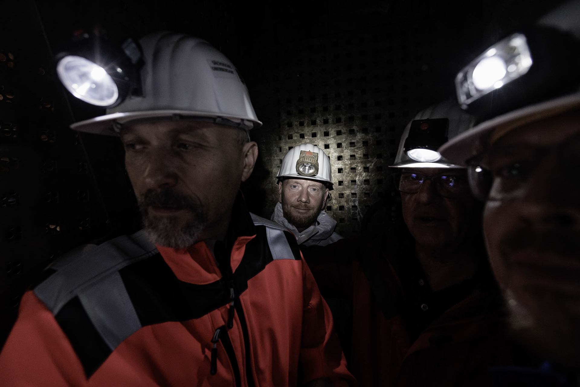 Sachsens Ministerpräsident Michael Kretschmer besucht den Drei-Brüder-Schacht in Freiberg, 11.08.2023, fotografiert für die Sächsische Staatskanzlei 