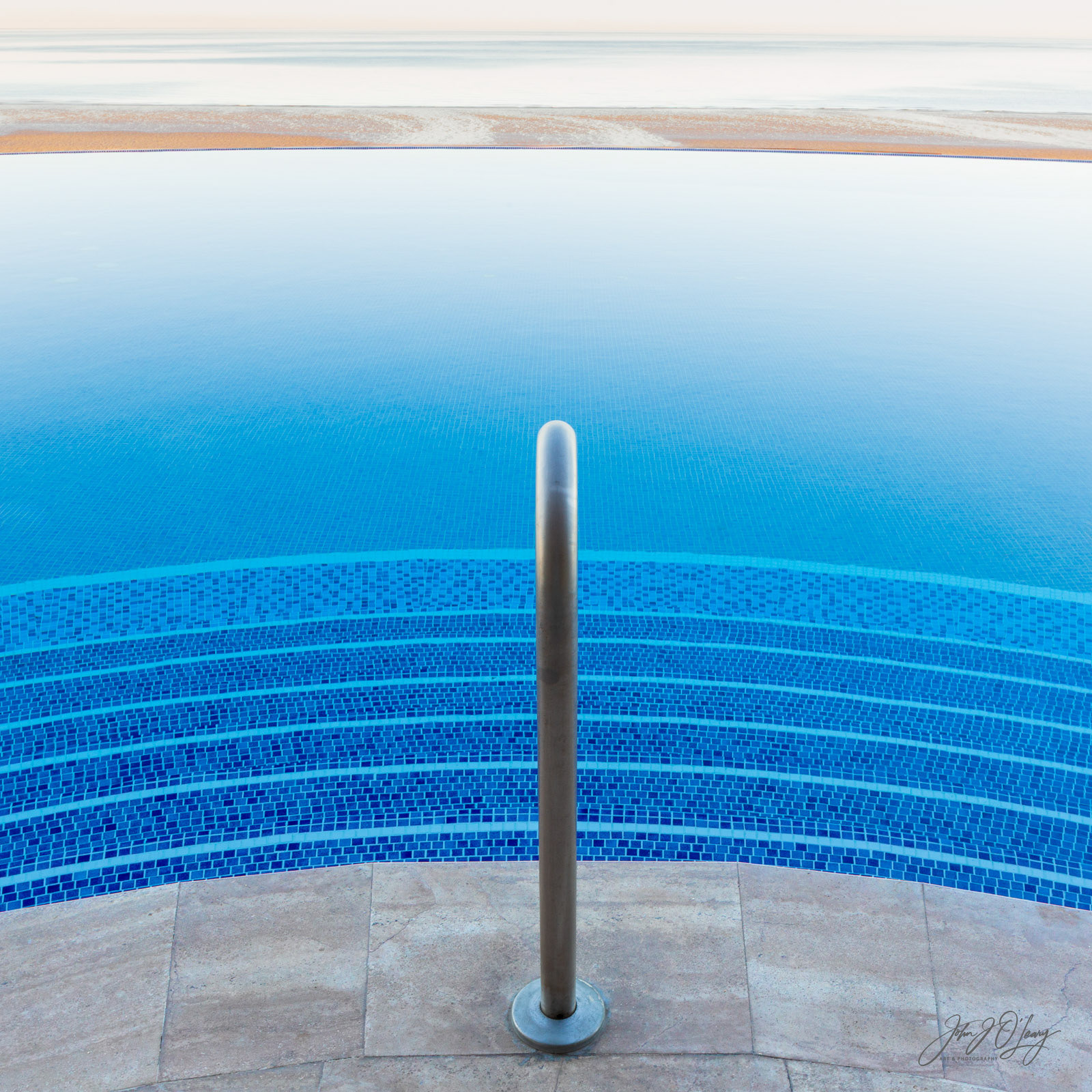 NEGATIVE EDGE POOL AND BEACH - MEXICO