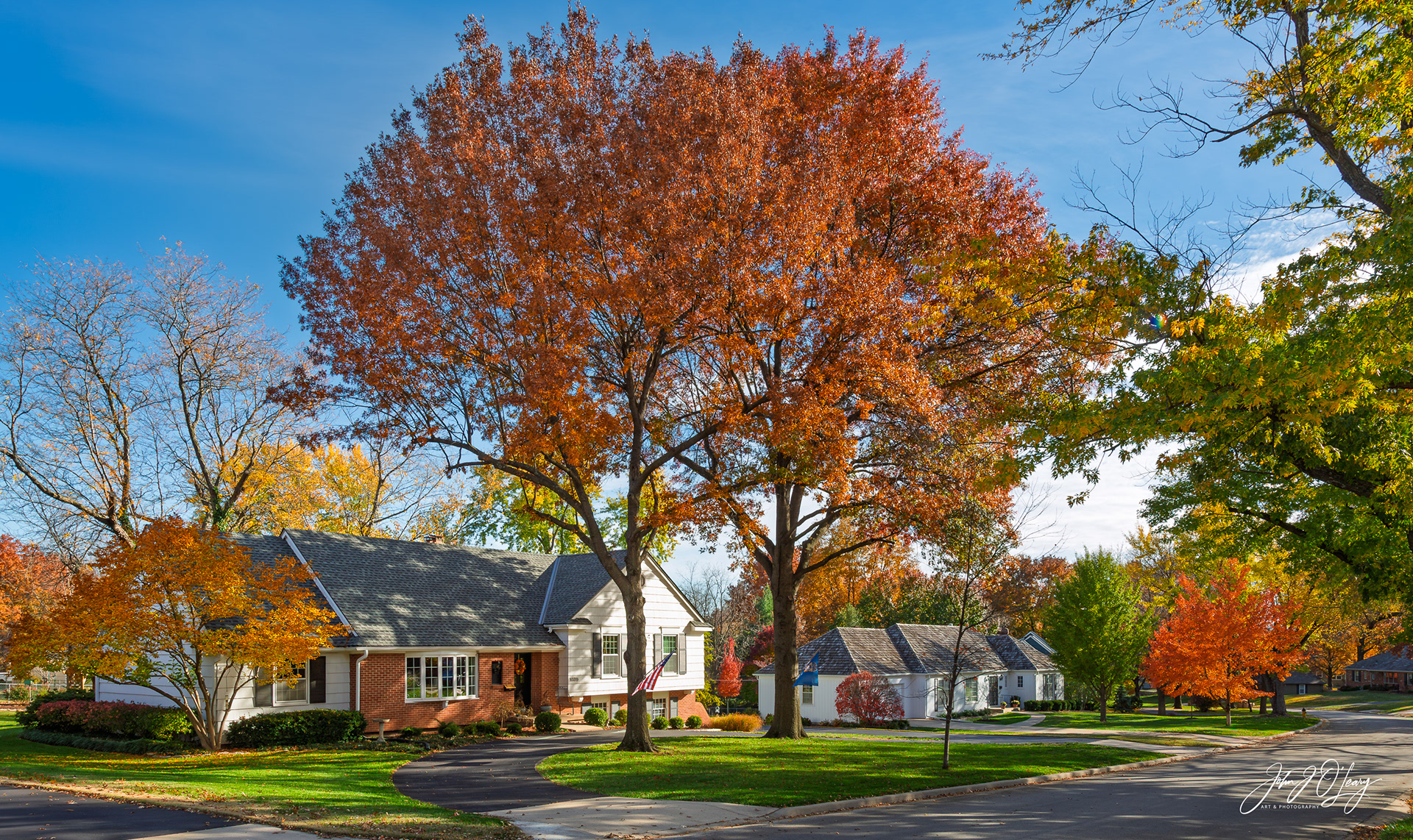 NEIGHBORHOOD IN AUTUMN COLOR - KANSAS
