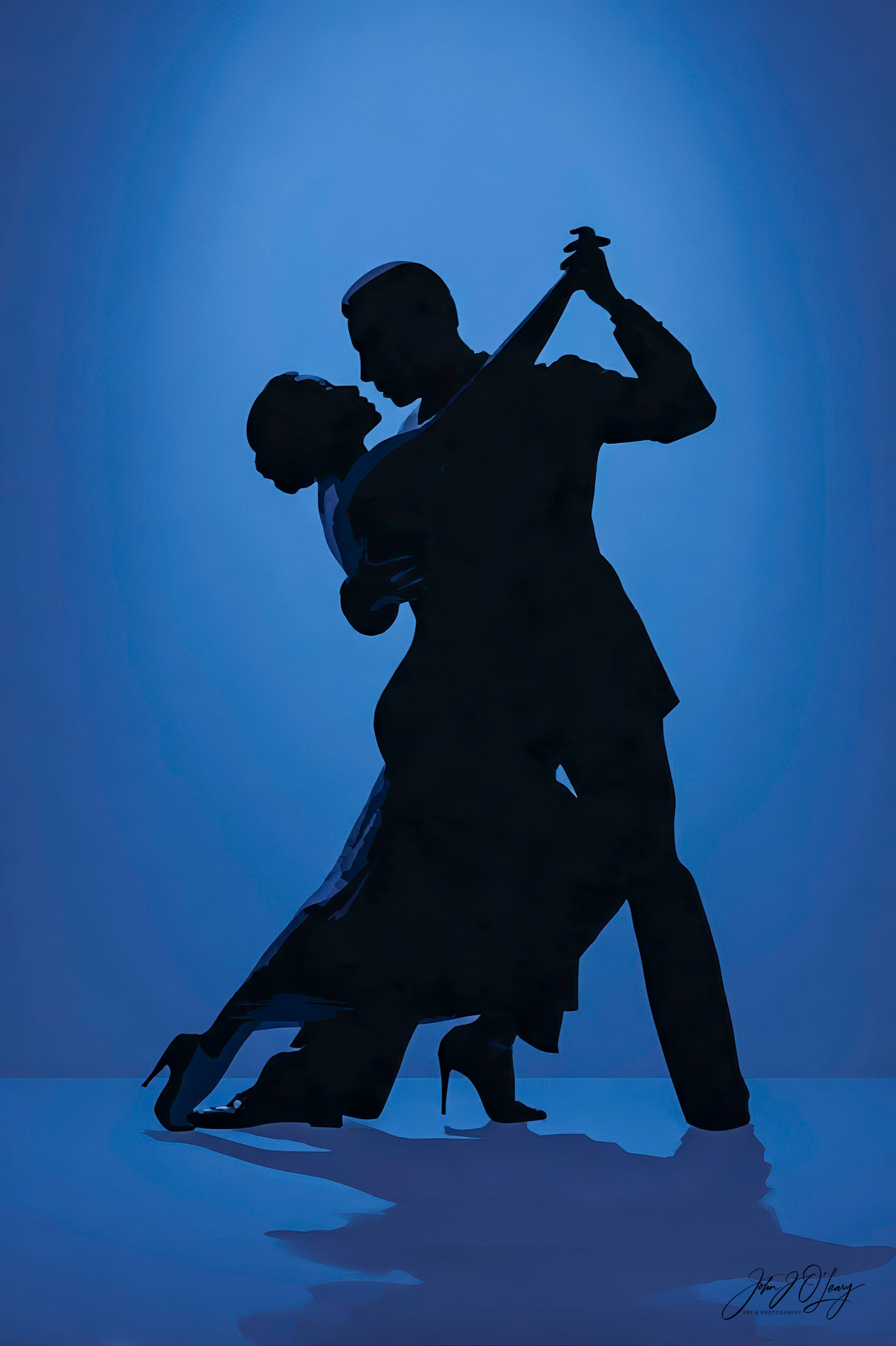 COUPLE DANCING THE TANGO