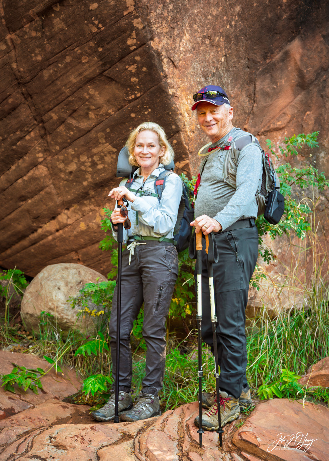 HIKERS IN THE WEST FORK OF OAK CREEK CANYON