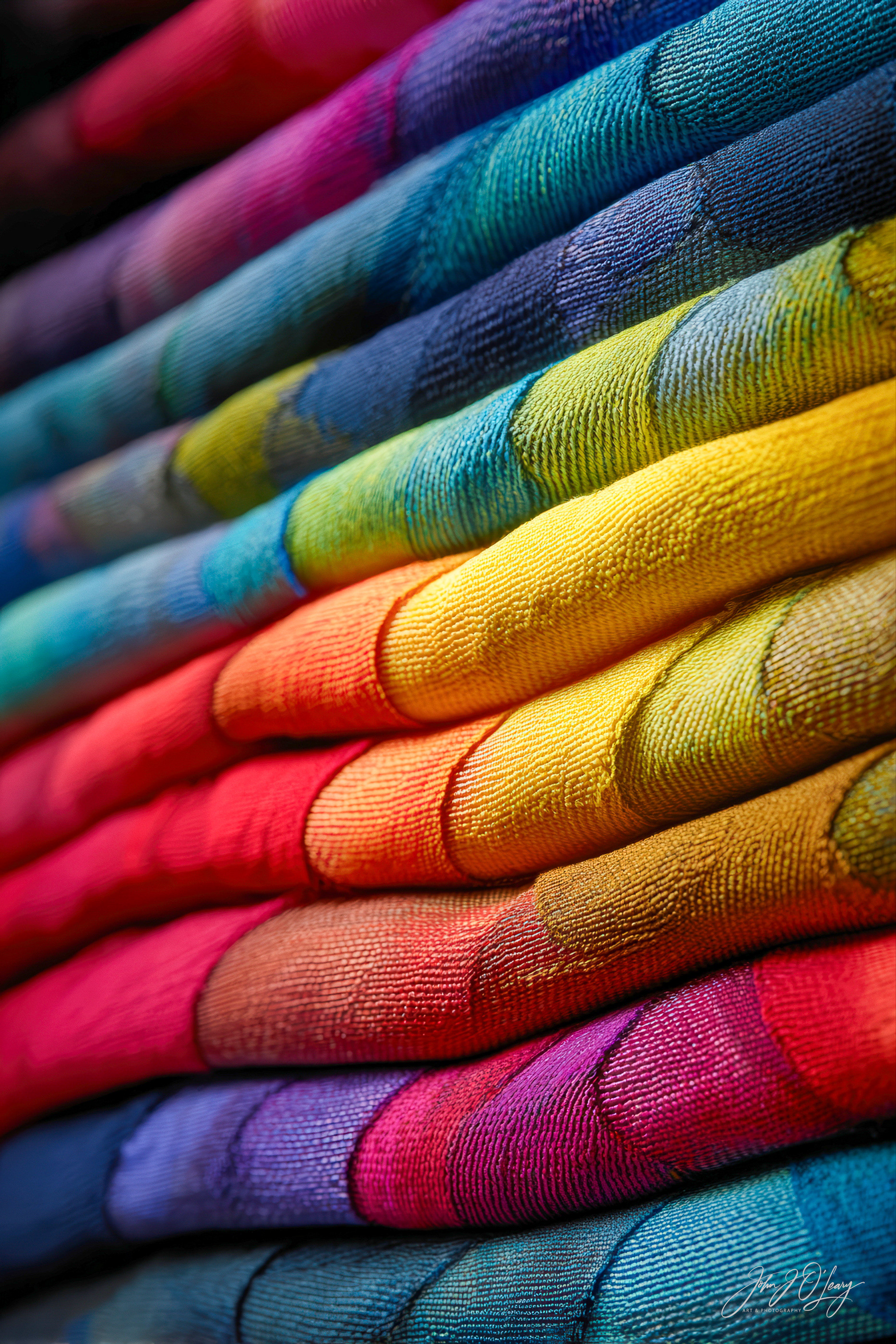 FABRIC WOVEN IN BOLD COLORS