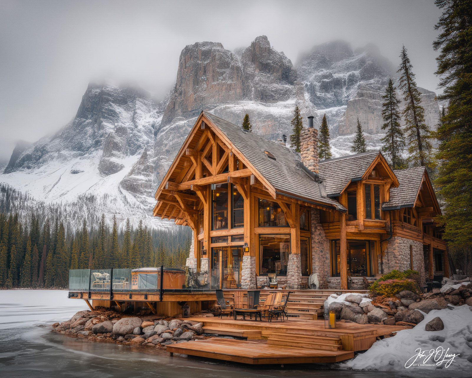 LOG HOME IN MOUNTAINS