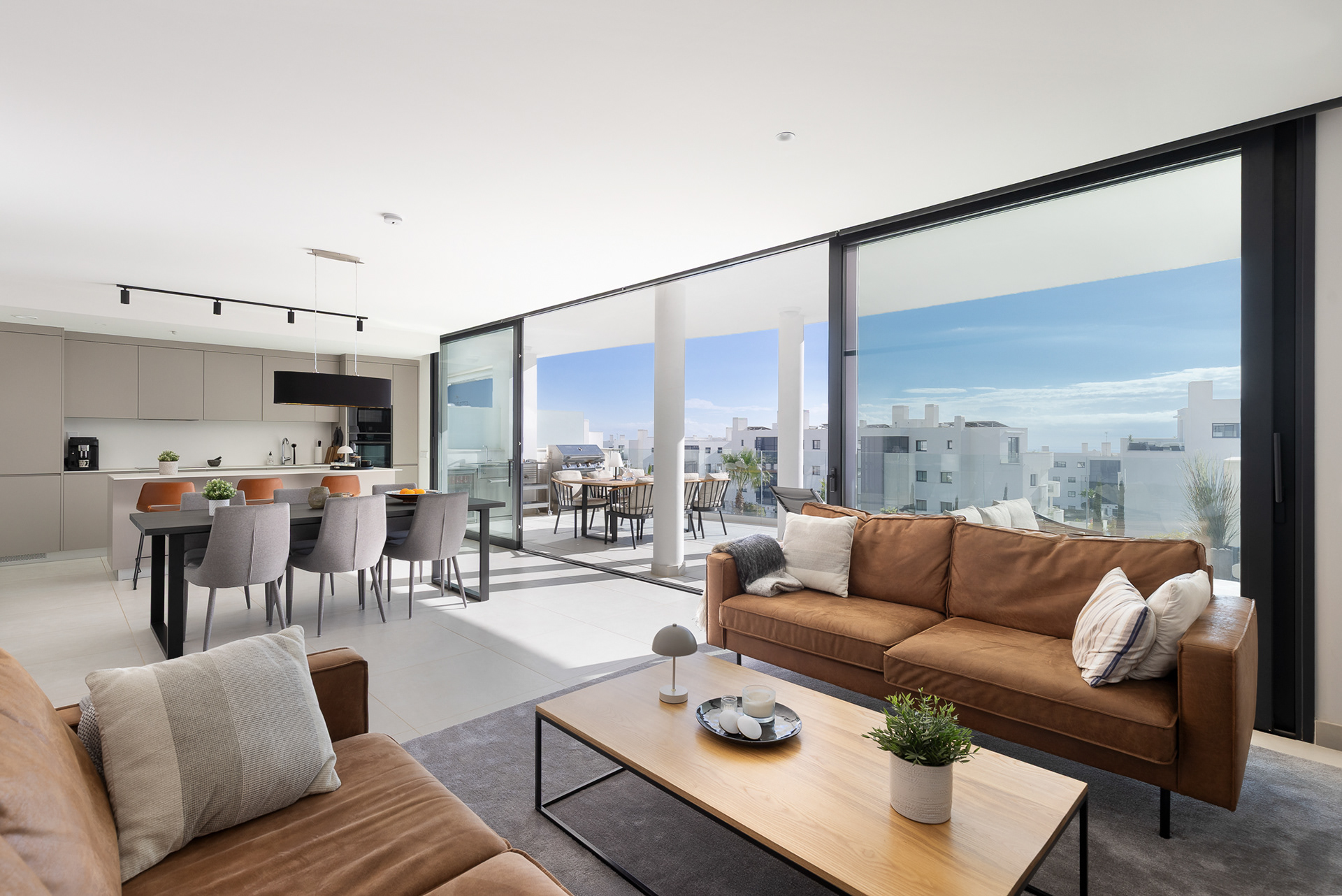 Professional real estate photography across the Costa del Sol, tailored for real estate agents, developers, and property owners. I create bright, natural, and inviting images that highlight the full potential of each property. ©Hennie Keeris