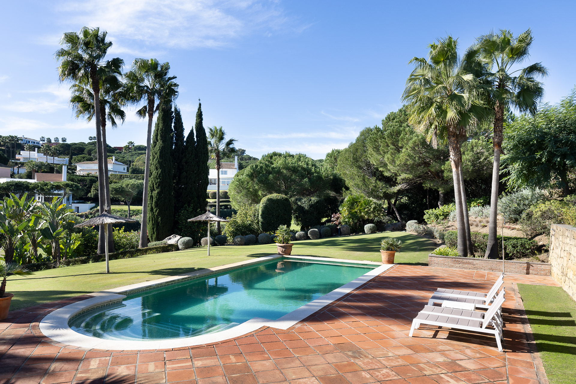 High-end real estate photography in Málaga — capturing luxury properties through refined drone and twilight imagery.