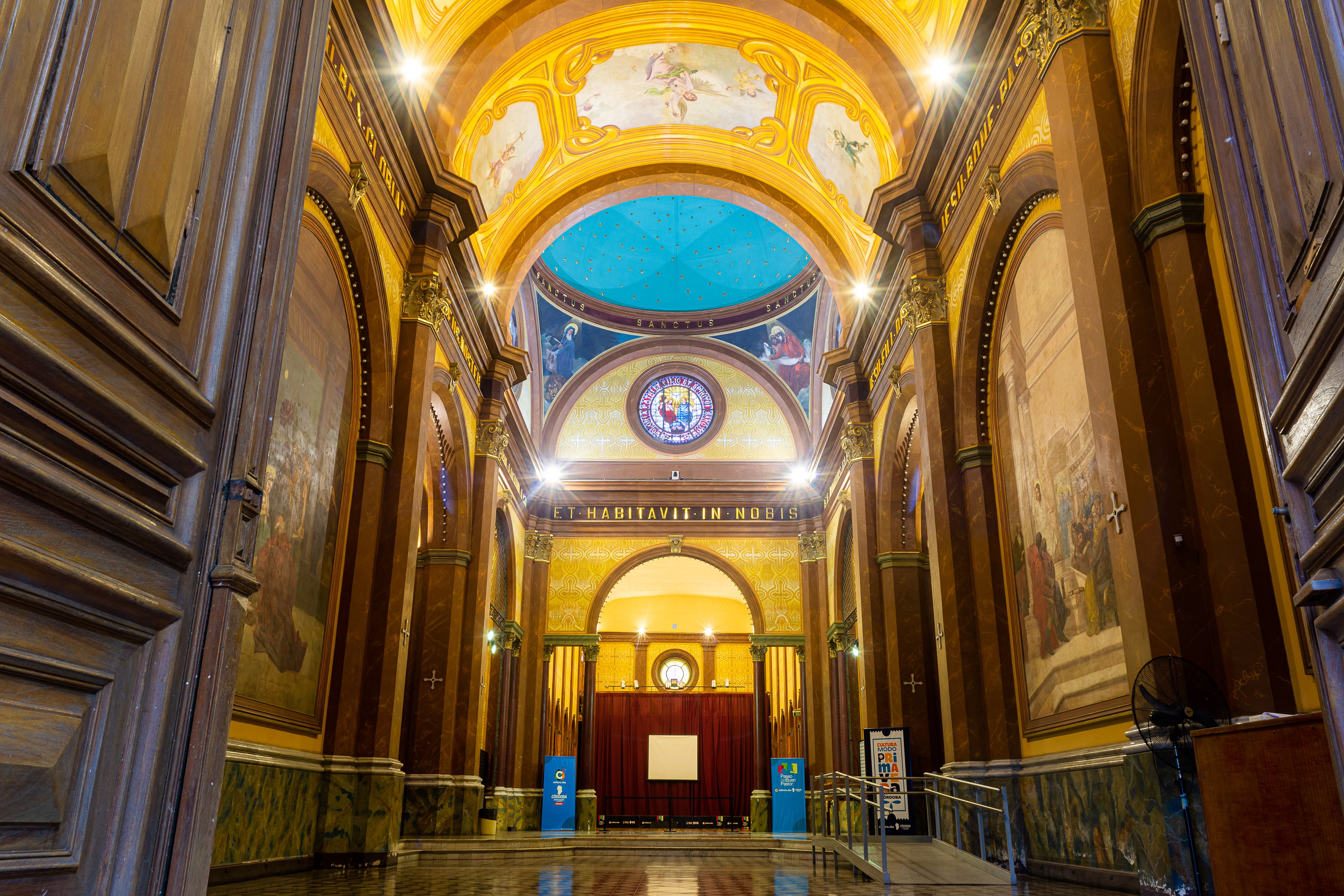 Capilla del Buen Pastor, larga exposición