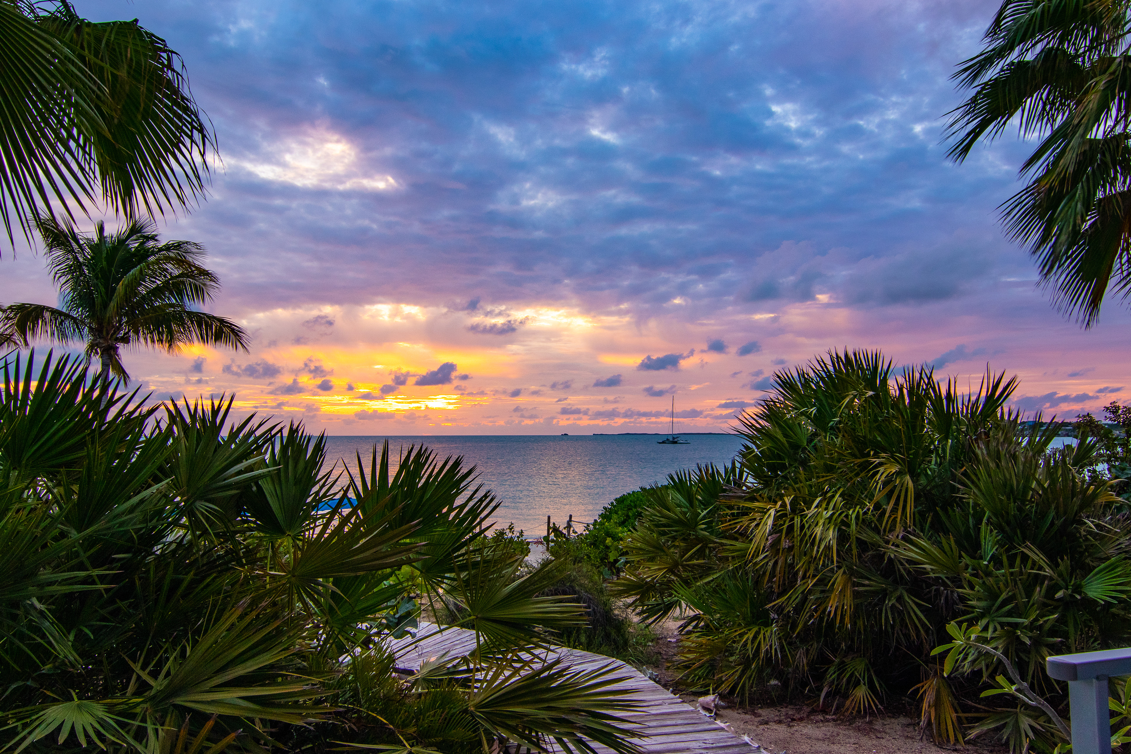 SAPODILLA  BAY SUNSET, TURKS AND CAICOS