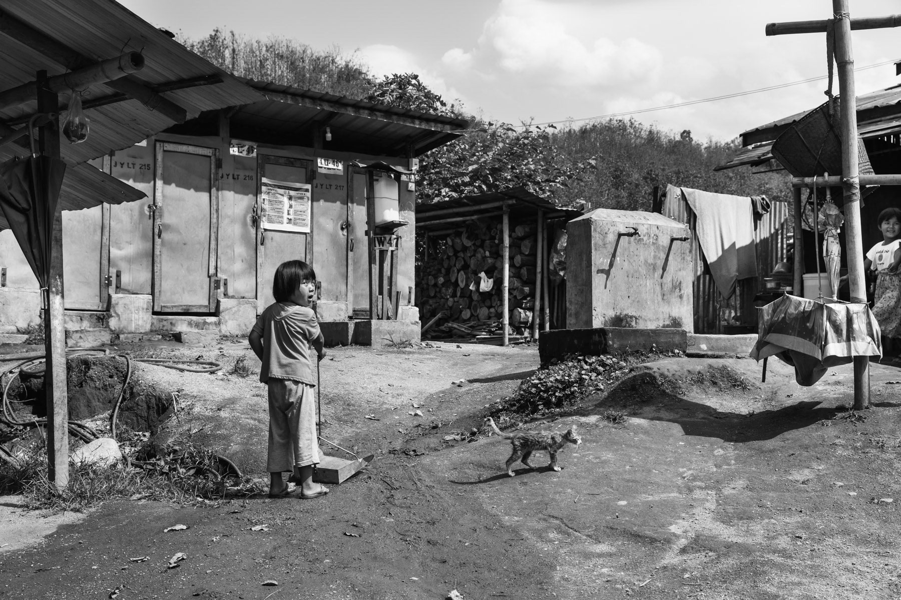 Je Yang Camp, south of Laiza in Kachin Independence Army controlled territory. The KIA territory is landlocked between China and the frontline making it extremely difficult for humanitarian aid and food to reach this remote conflict zone in Northeastern Myanmar. Je Yang, Laiza, Myanmar, April 2019