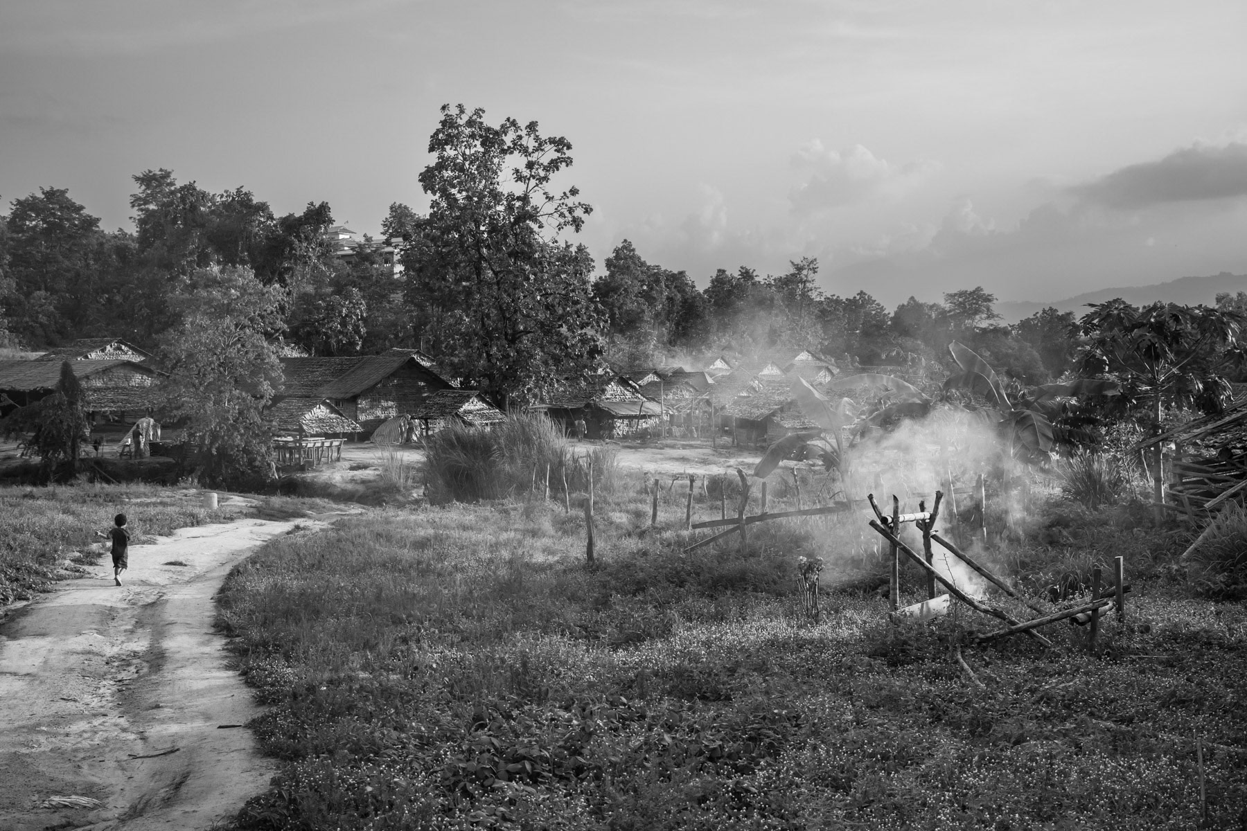 Lae Gho IDP camp recently established for persons of the Karen ethnic minority fleeing persecution and military attacks in their villages in Kayin State. Widwspread terror and attacks against civilians and ethnic minorities have substantially increased since the military coup in 2021, provocing large numbers of displaced persons and refugees. Lae Gho IDP Camp, Kayin, Myanmar, June 2022