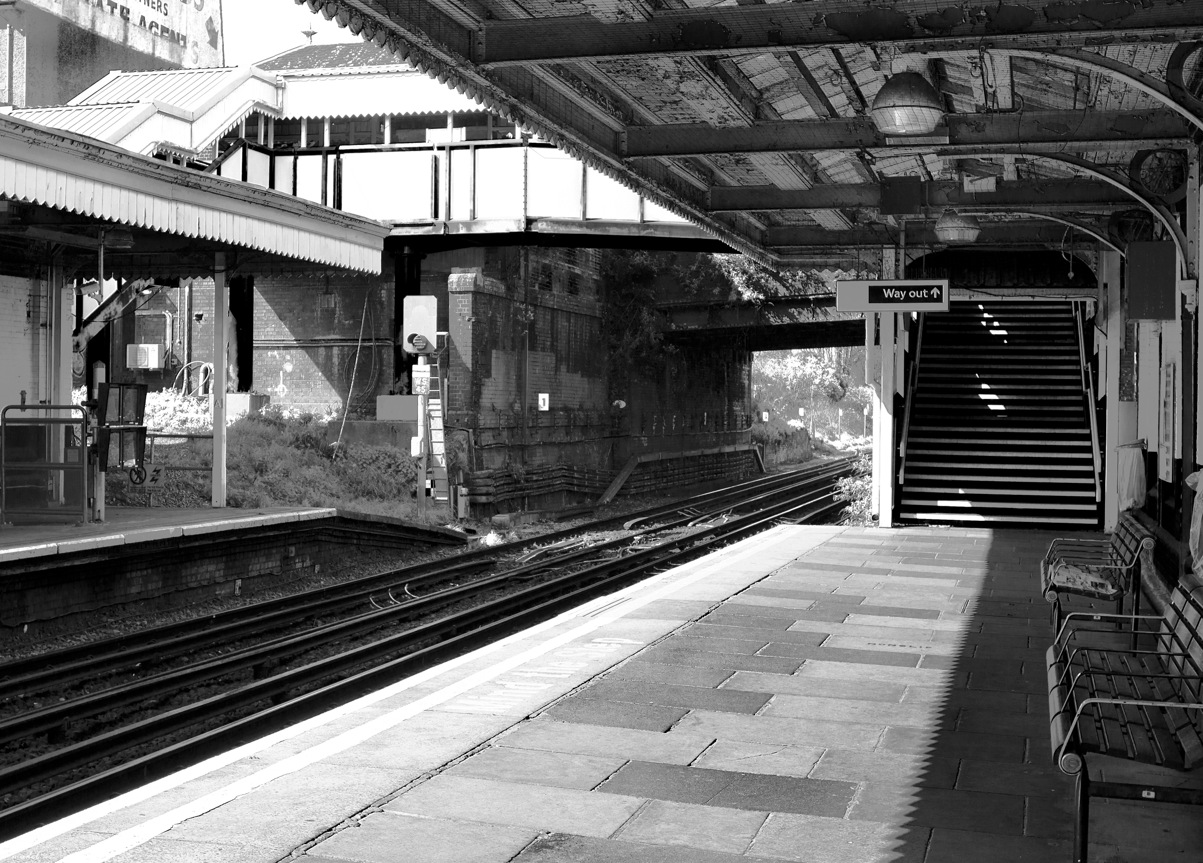 North Wembley station in quarantine (2020)
