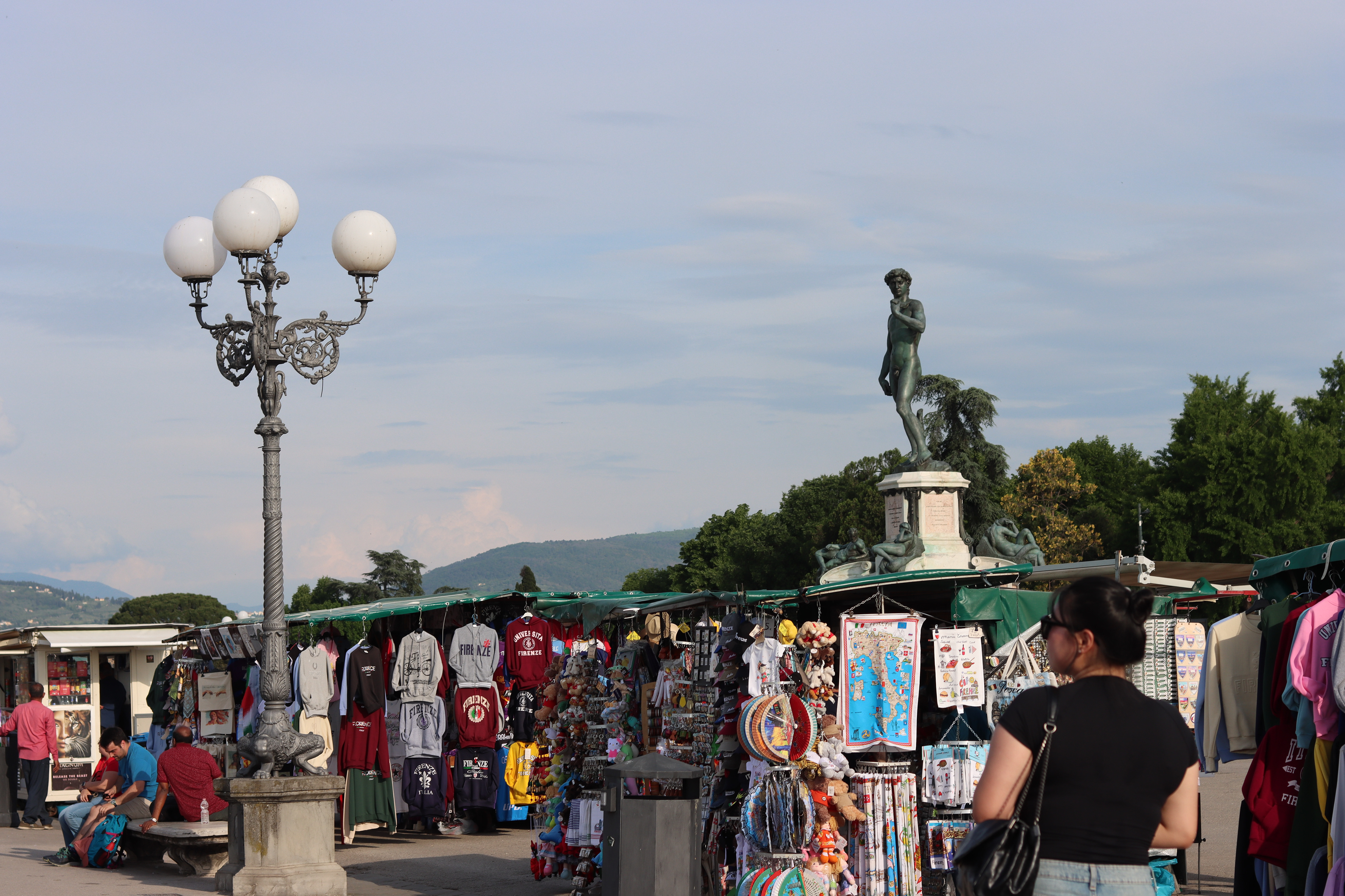"Me a superstar, stuck in a car park full of junk!"