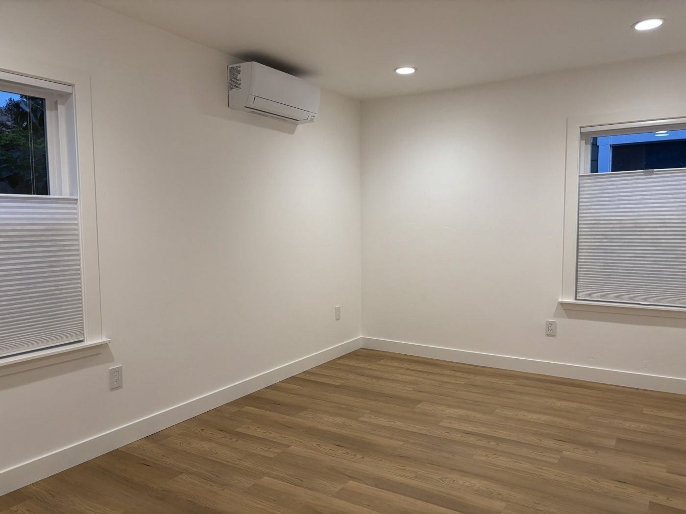Bedroom with AC