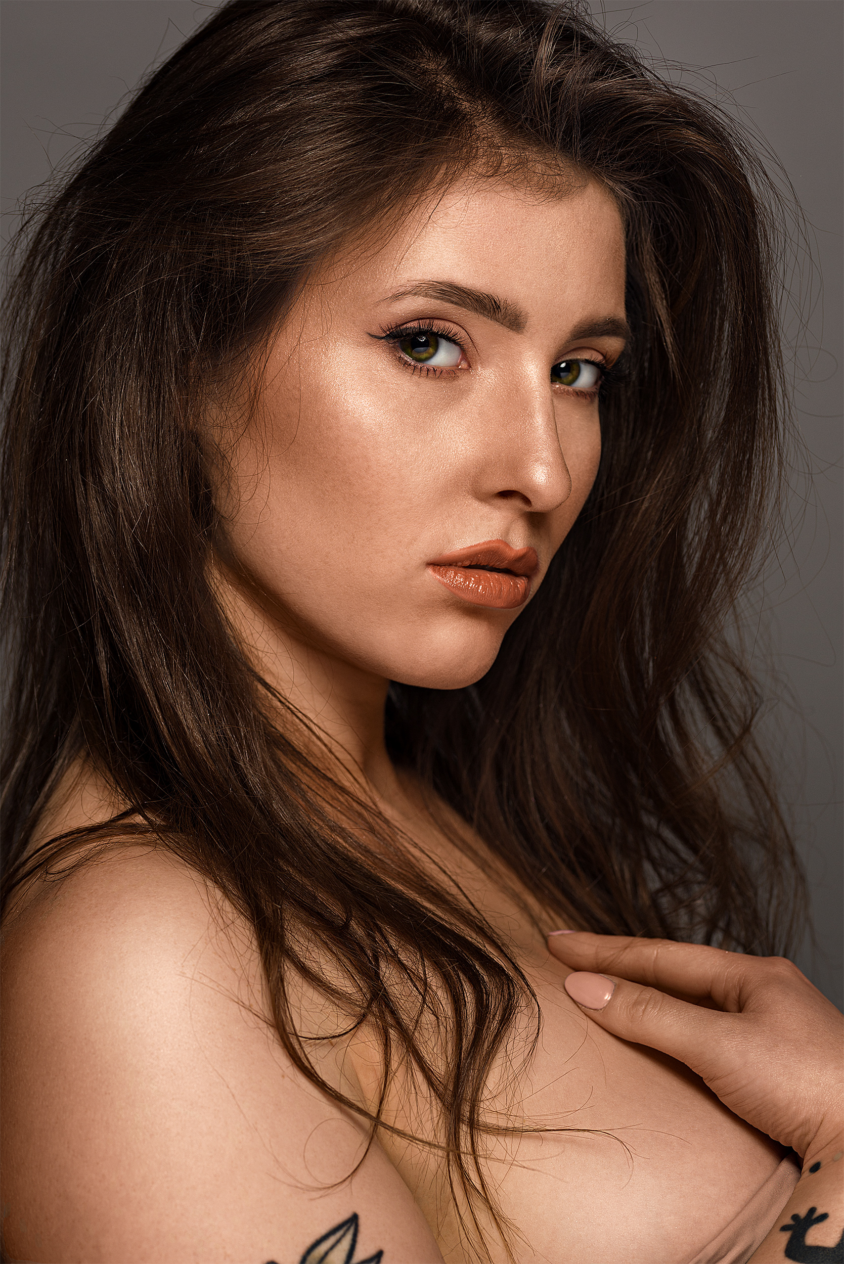 Model & MUA: Paulina Kańtoch| Photographer: Matt Biena