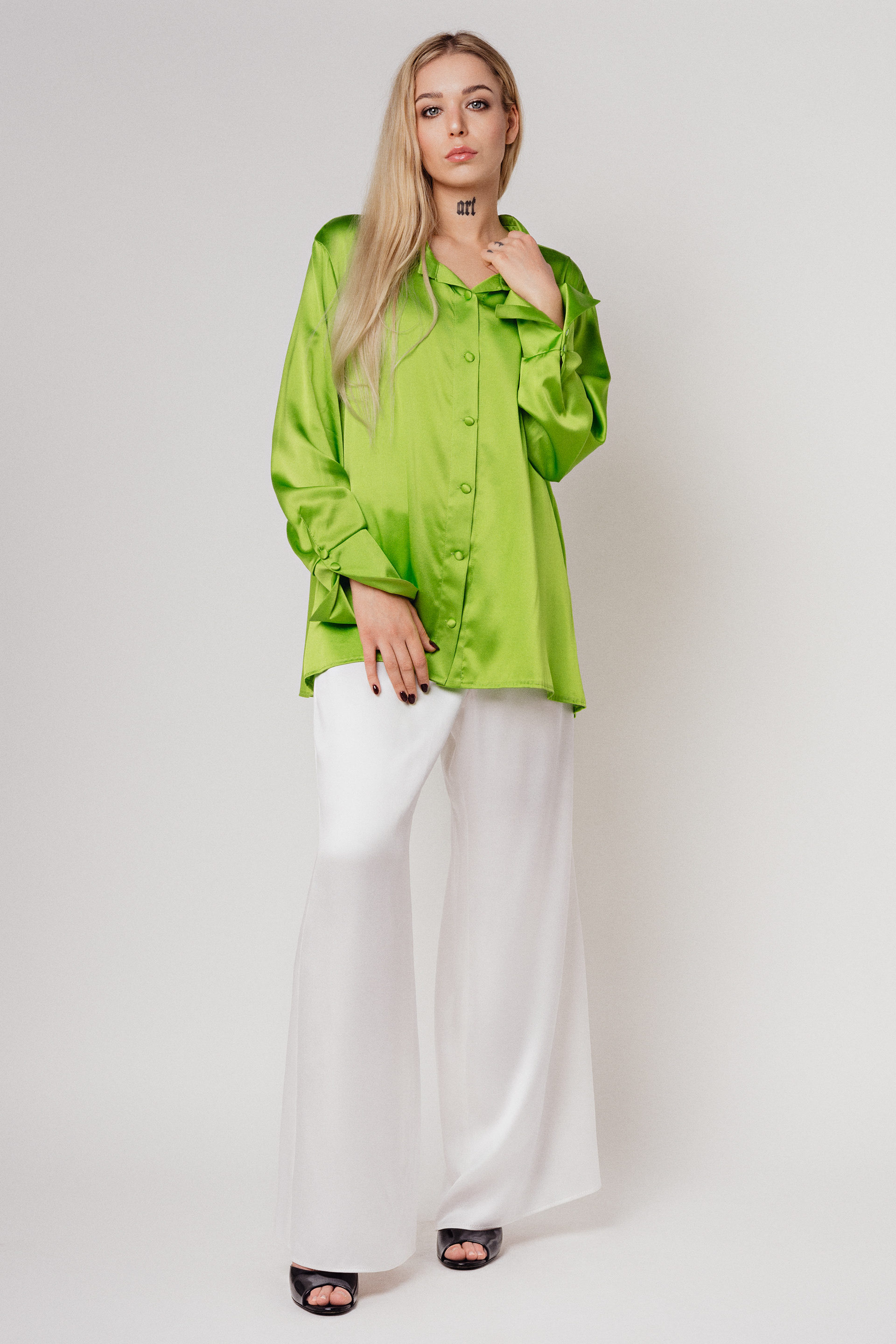 Spodnie, Koszula: Emissos | Model: Laura Chan-Sumień | Photographer: Matt Biena