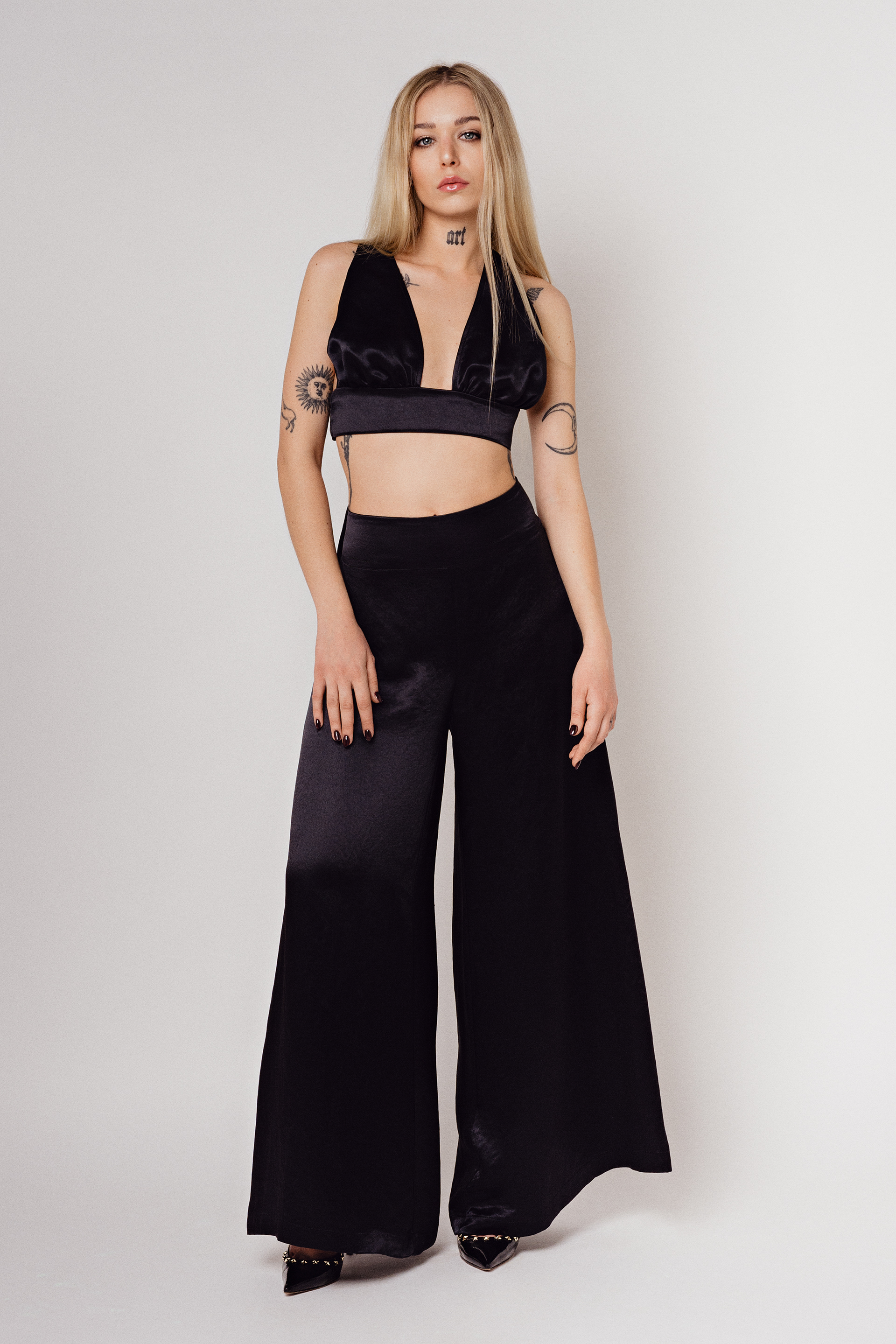 Spodnie, Koszula: Emissos | Model: Laura Chan-Sumień | Photographer: Matt Biena