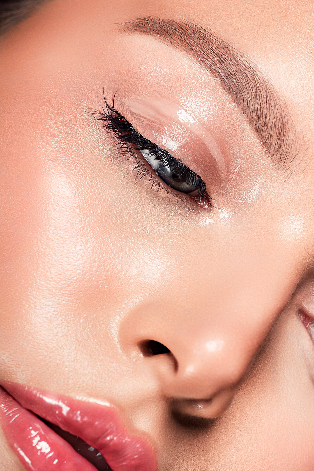 Model: Sandra Kmietowicz | MUA: Paulina Małachowska Photographer: Matt Biena