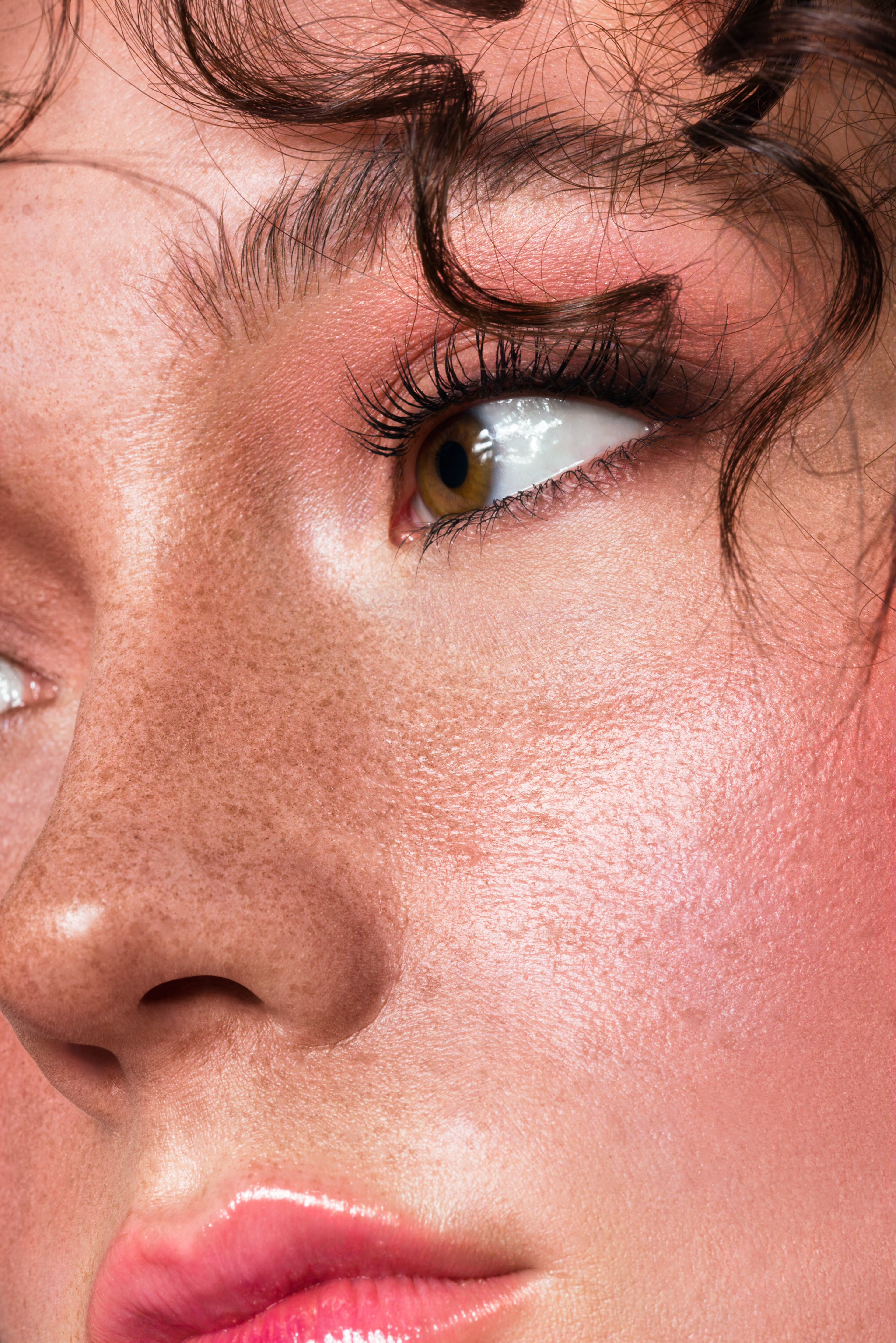 Model: Agnieszka Starostecka | MUA: Alena Vedernikova | Photographer: Matt Biena 