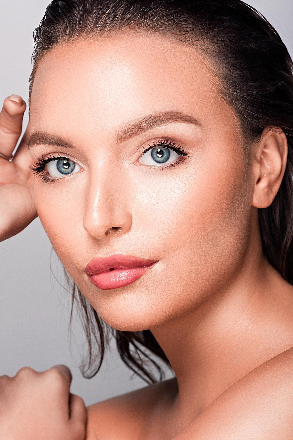 Model: Sandra Kmietowicz | MUA: Paulina Małachowska Photographer: Matt Biena