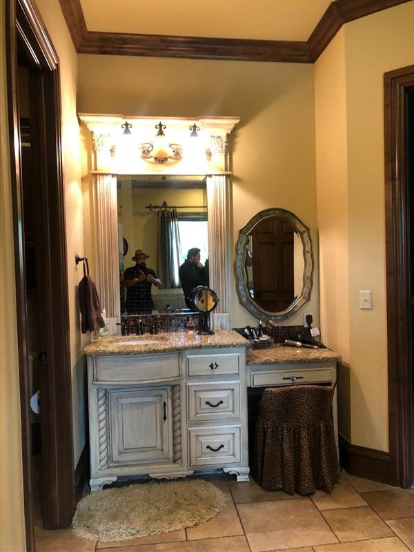 Primary Bathroom || Before