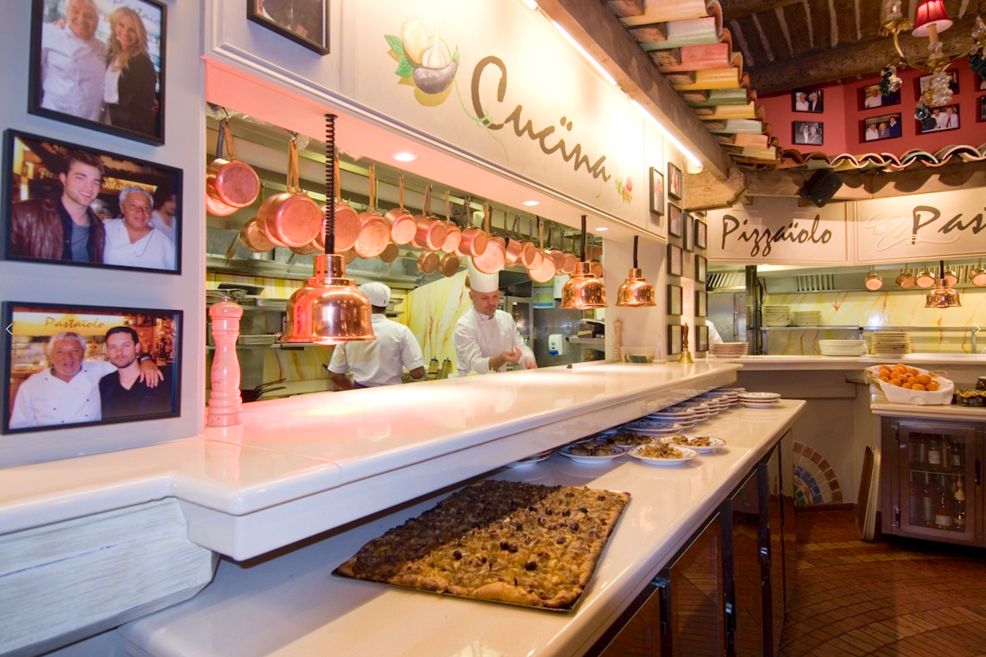 Generous and flavorful Mediterranean dishes, ready to be shared in a vibrant and friendly atmosphere.