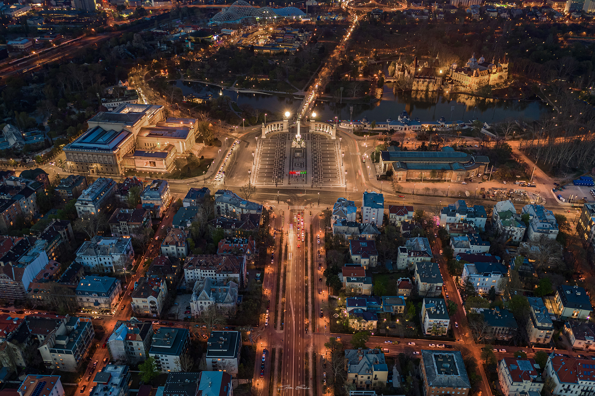Heroes' Square from above with Museum of Fine Arts and Palace of Art