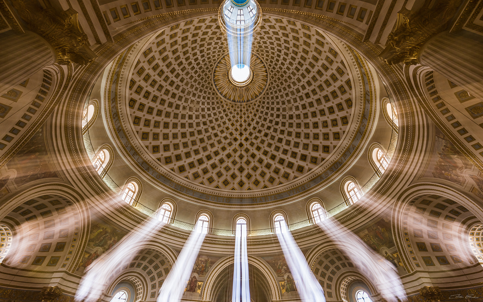 Mosta Dome interior
