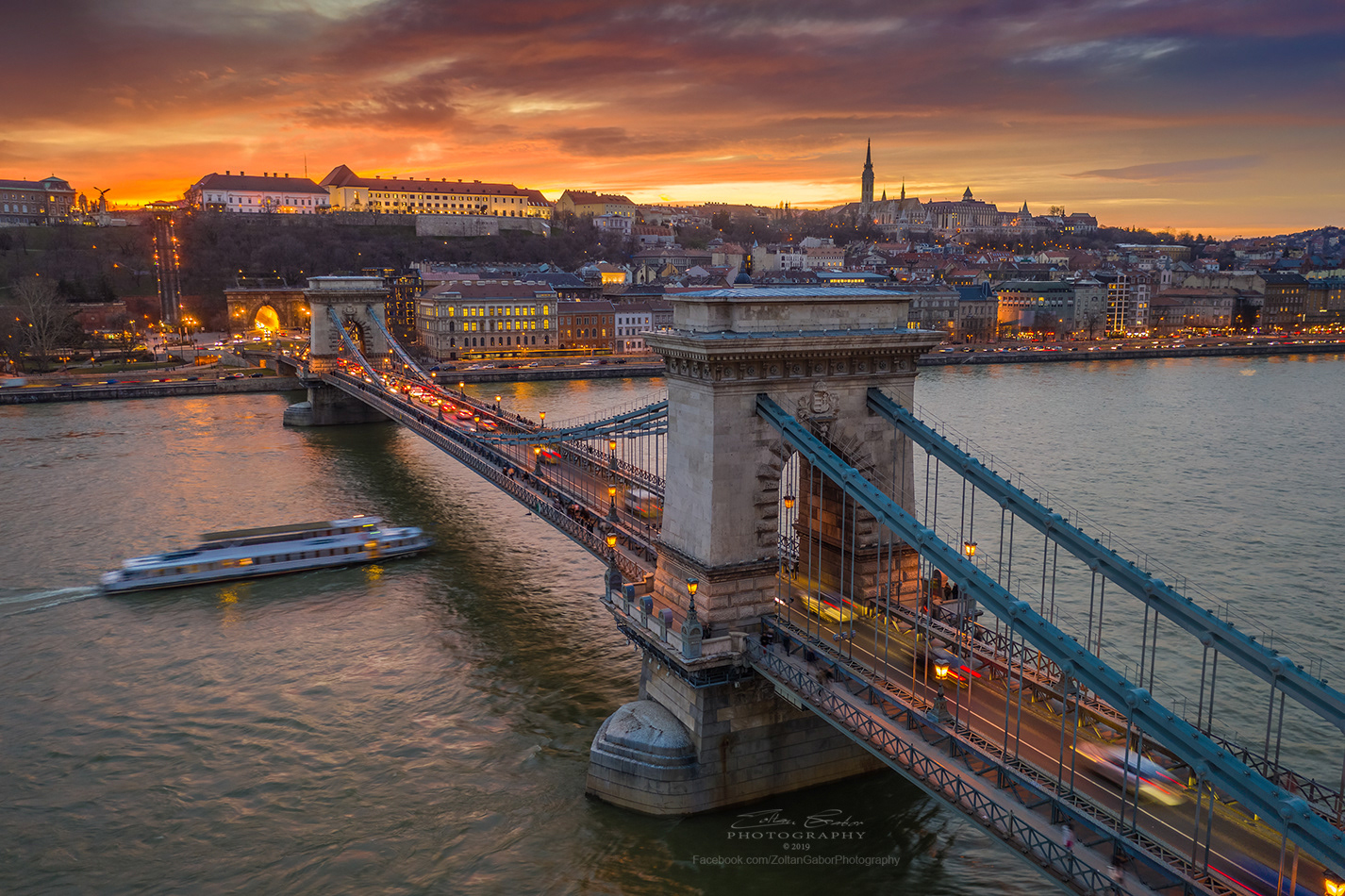 Széchenyi Chain Bridge and Buda Castle Royal Palace