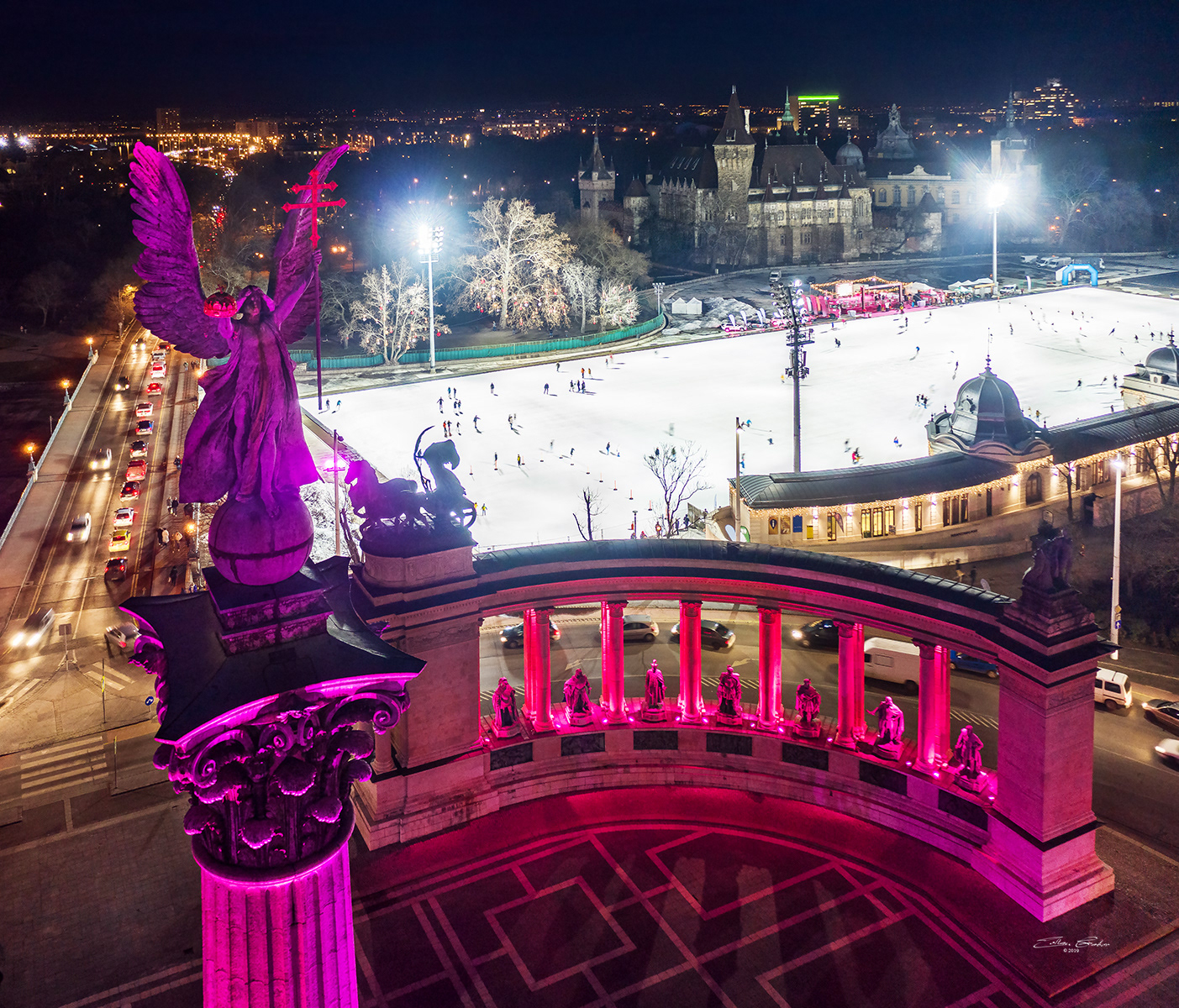 Illuminated Heroes' Square in pink lights - Giro Italia
