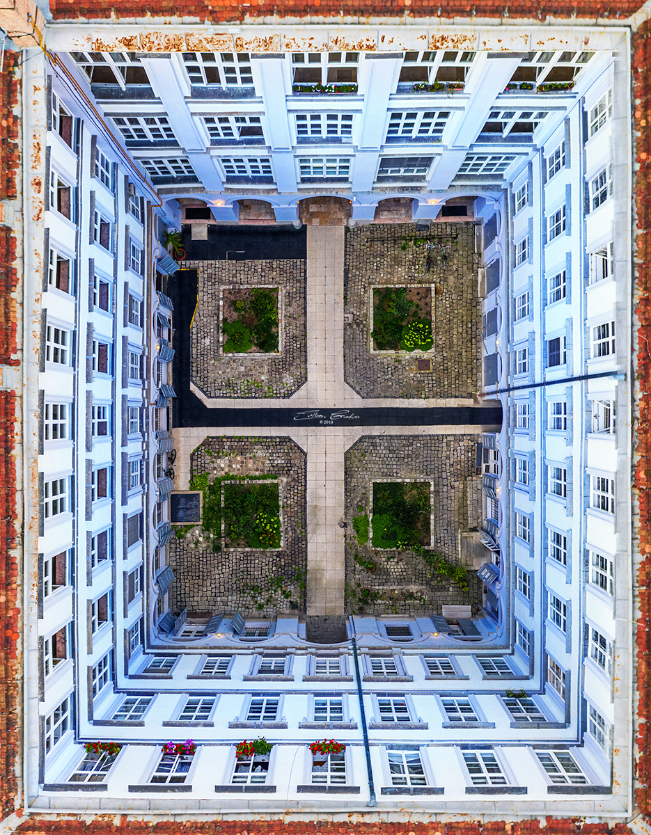 Common block in downtown of Budapest