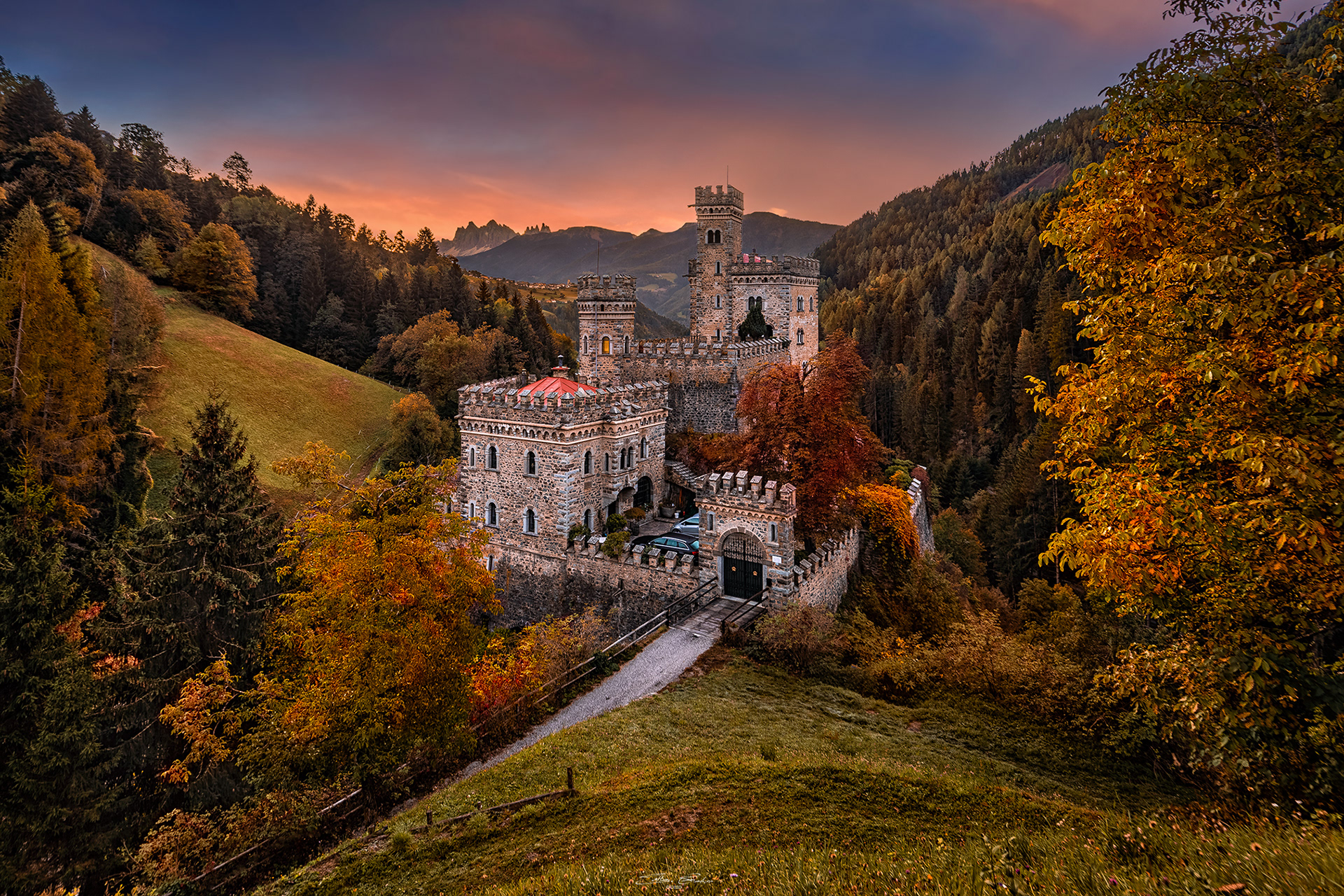 Castello di Gernstein at autumn