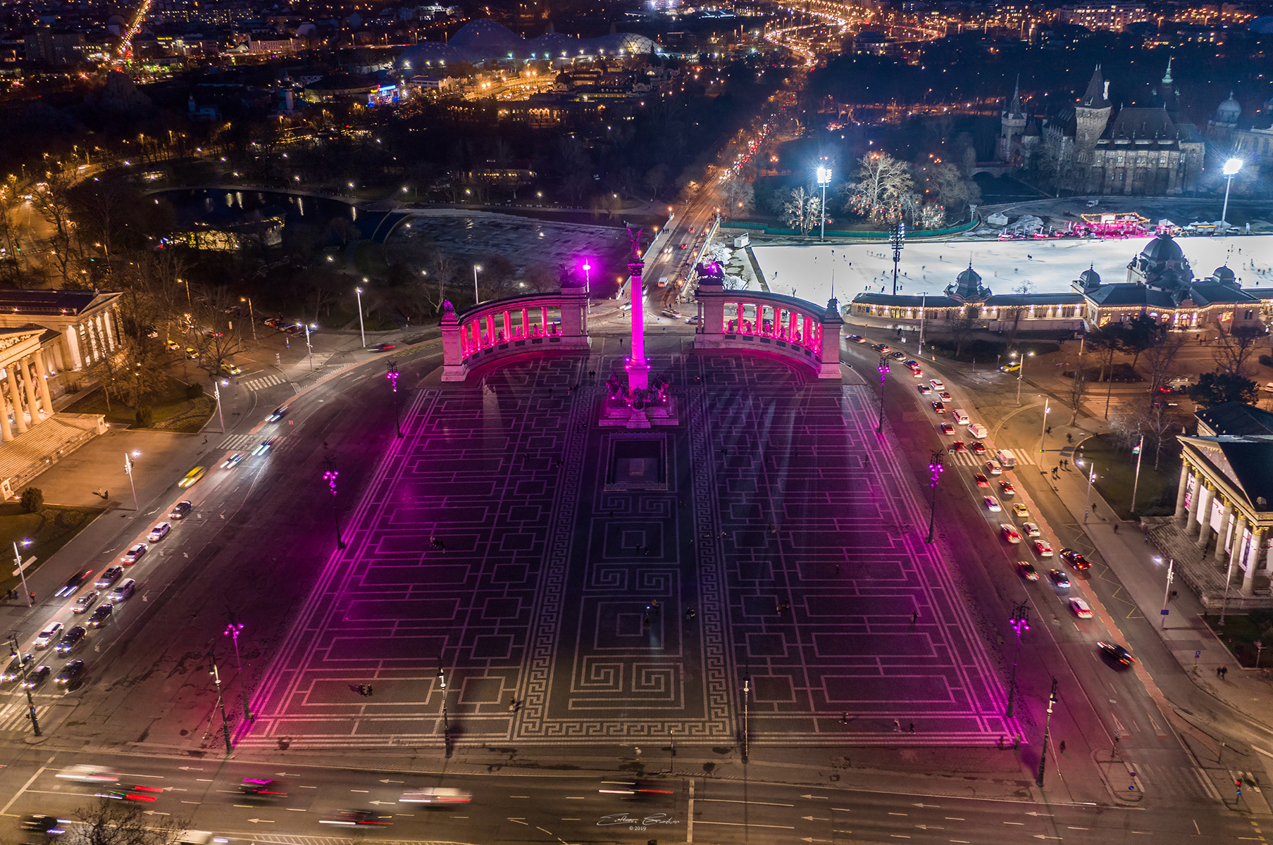 Illuminated Heroes' Square in pink lights - Giro Italia