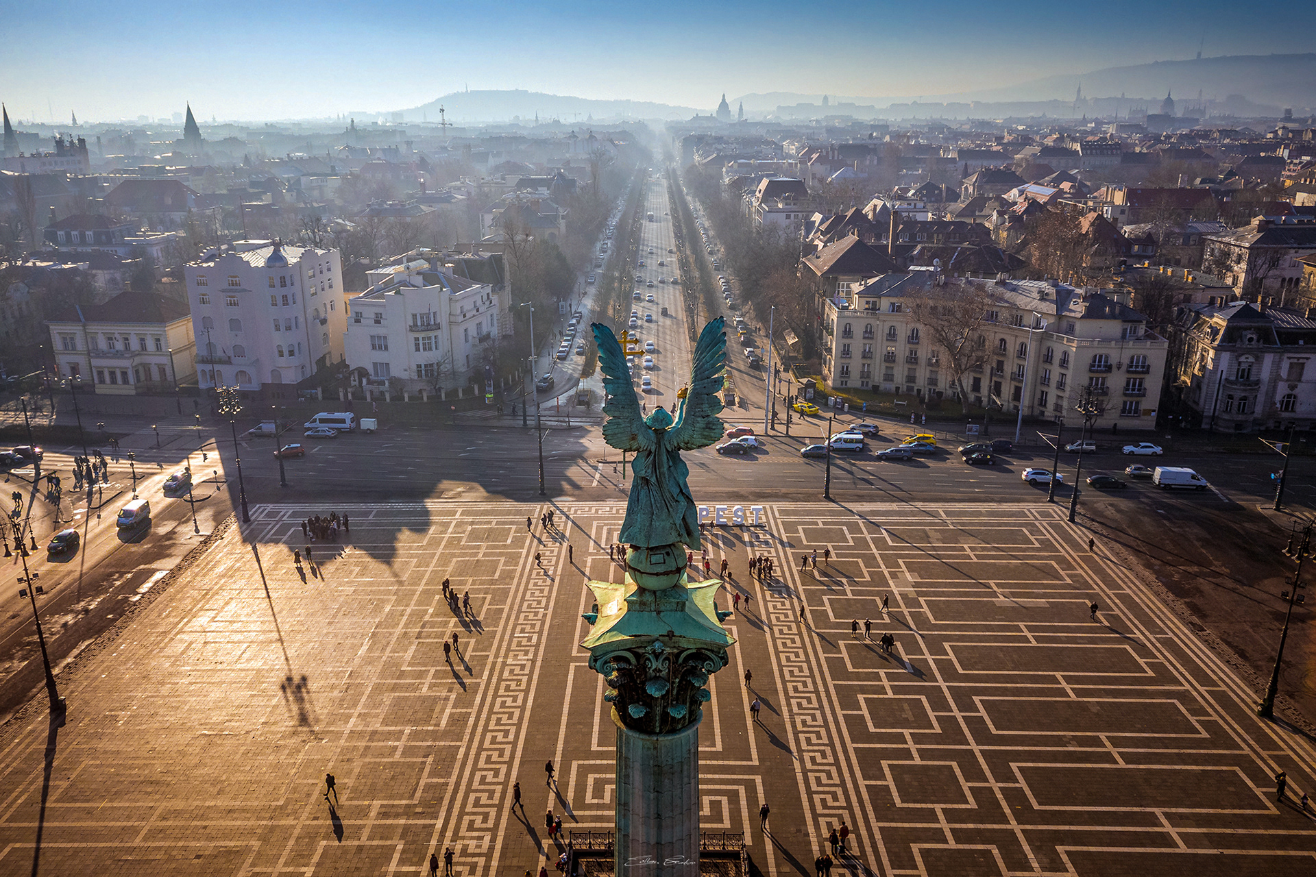 Morning lights at Heroes' Square