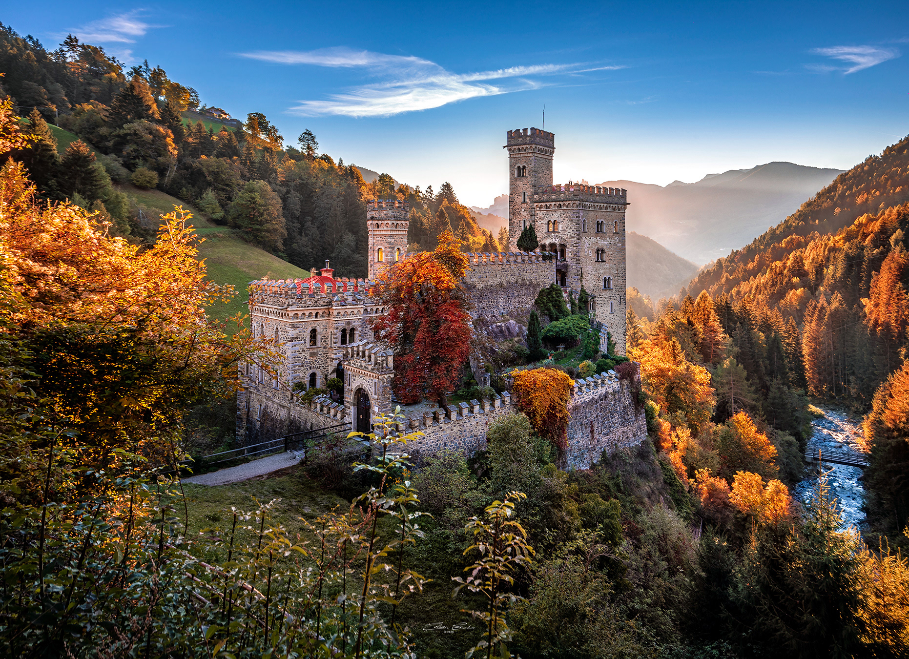 Autumn view of Castello di Gernstein