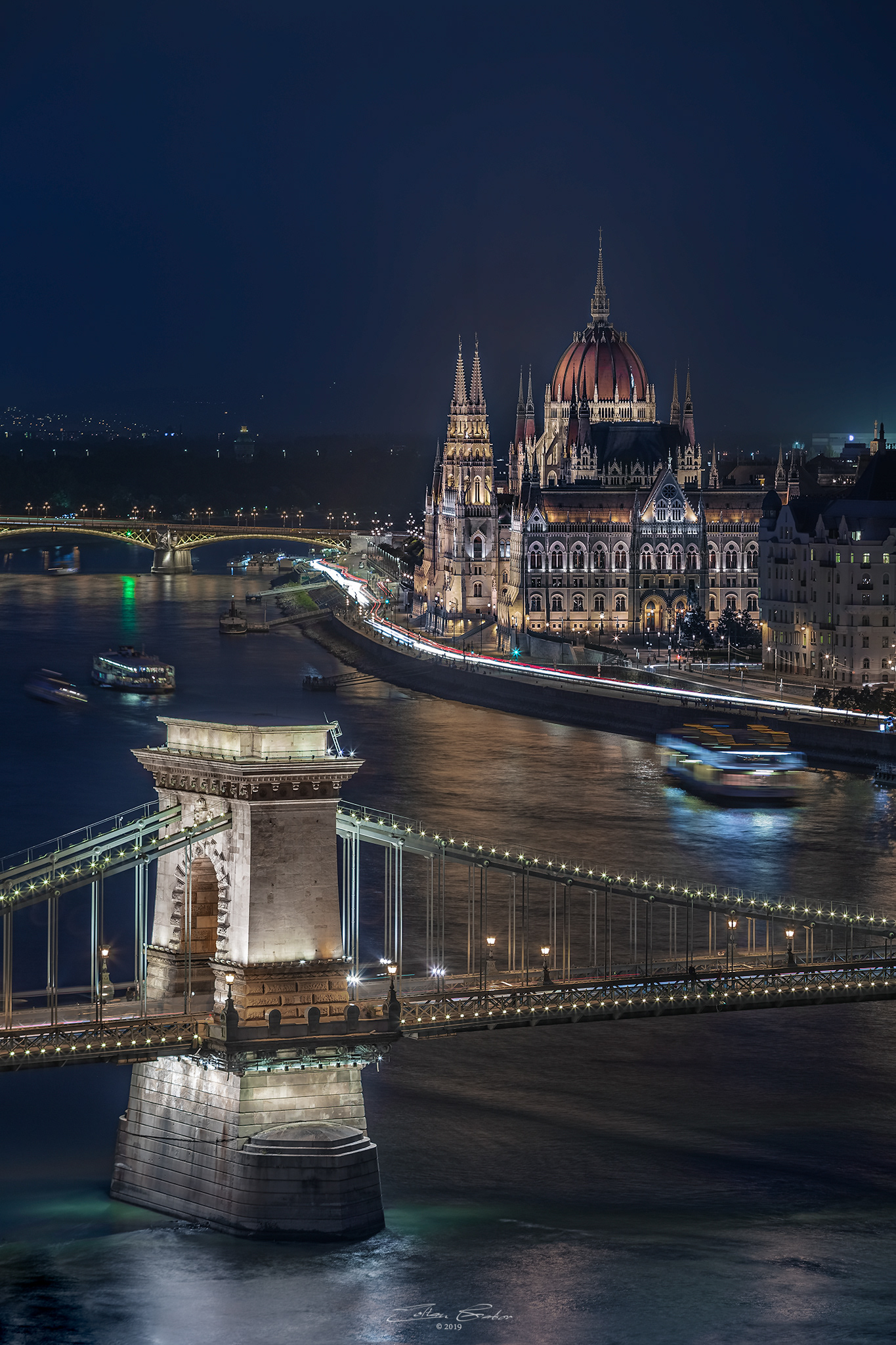 Széchenyi Chain Bridge and Parliament Building