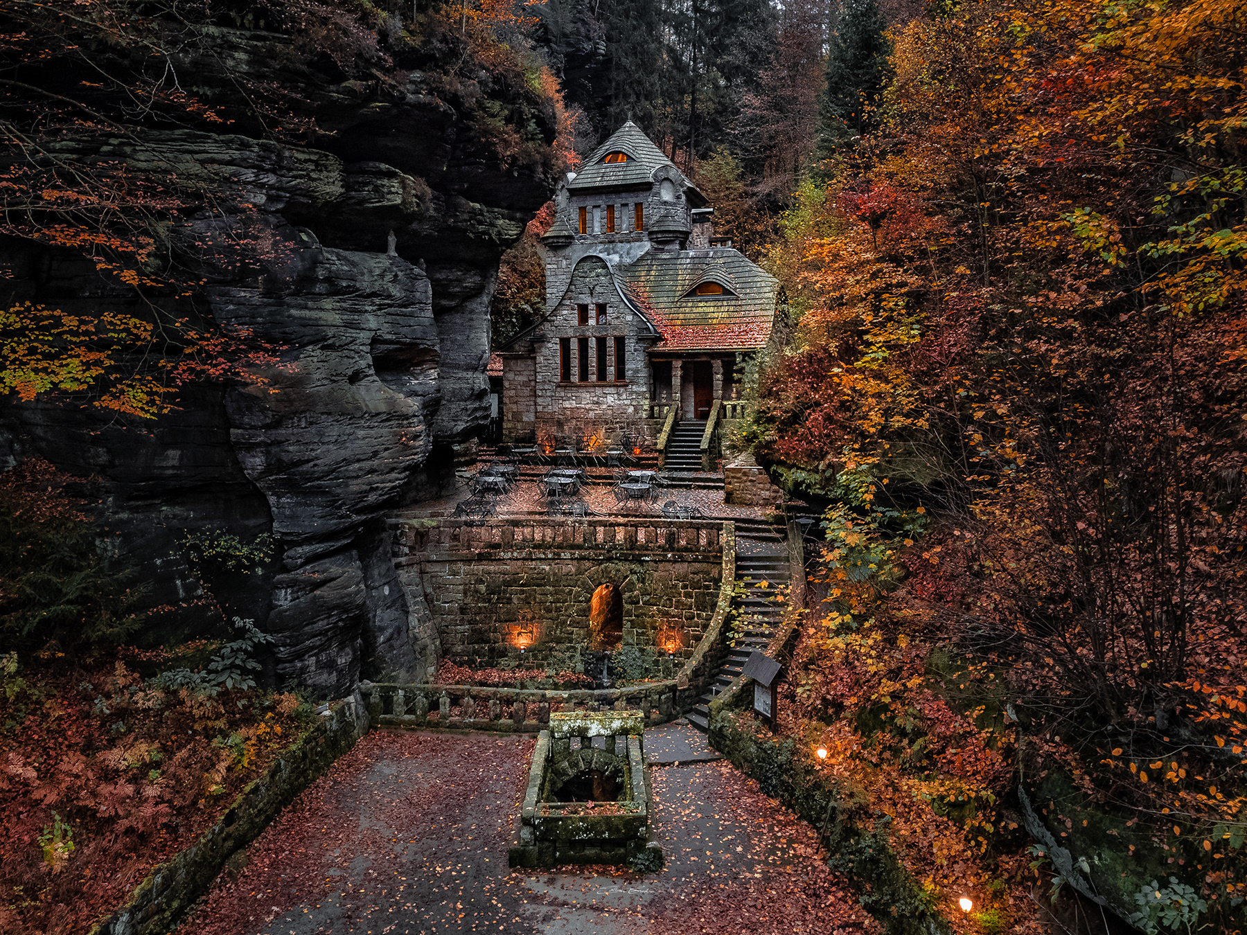 Lovely stone cottage in the woods of Hřensko