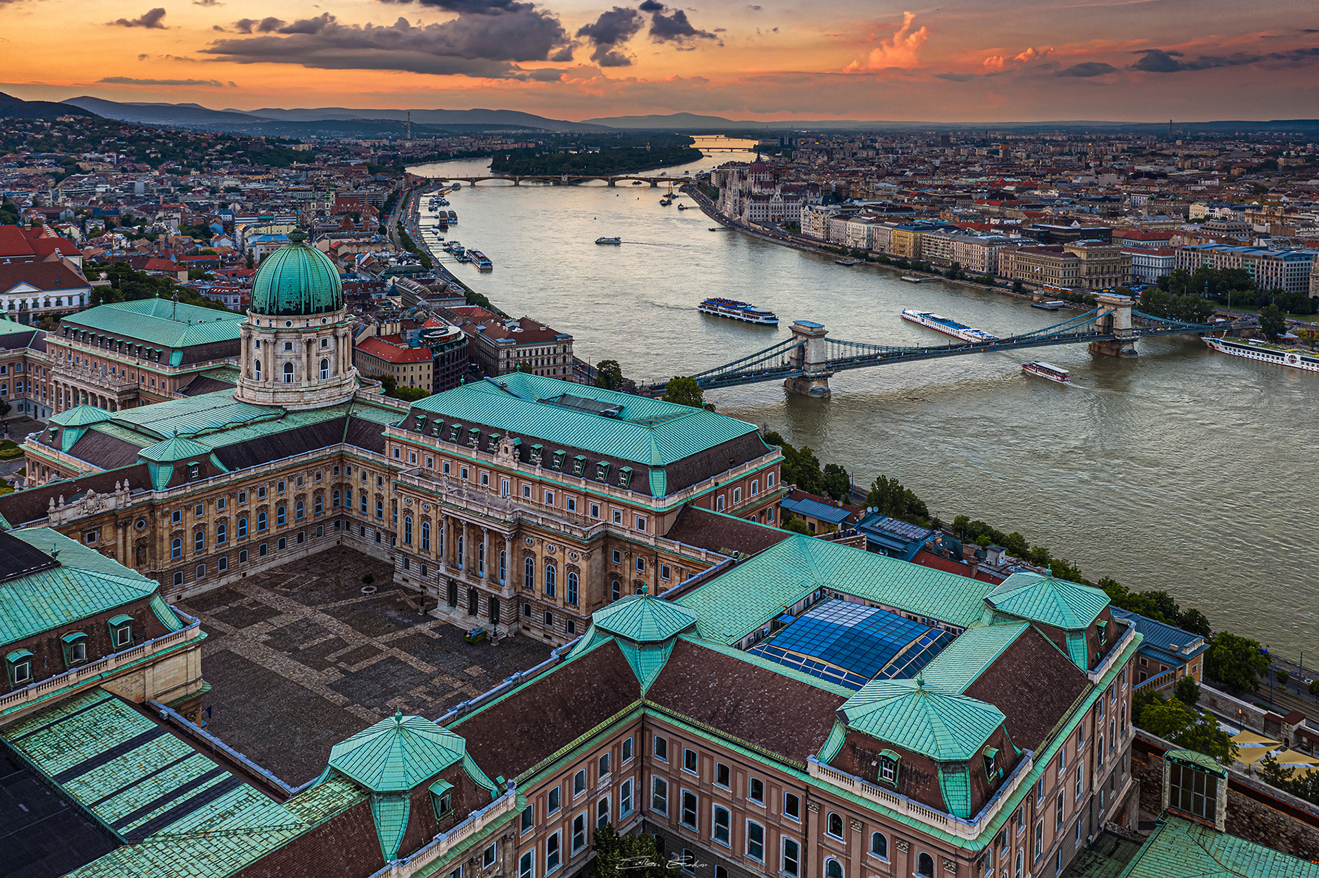 Sunset at Buda Castle with Széchenyi Chain Bridge