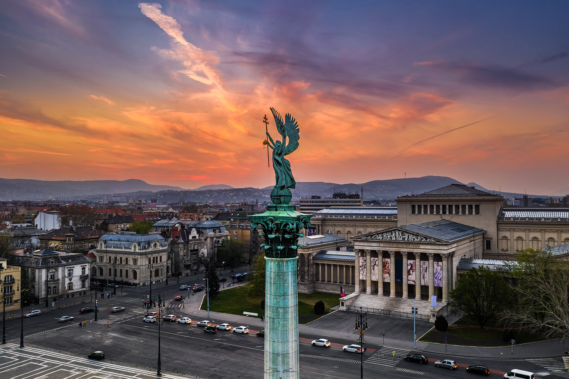Gabriel Archangel and Museum of Fine Arts at Heroes' Square